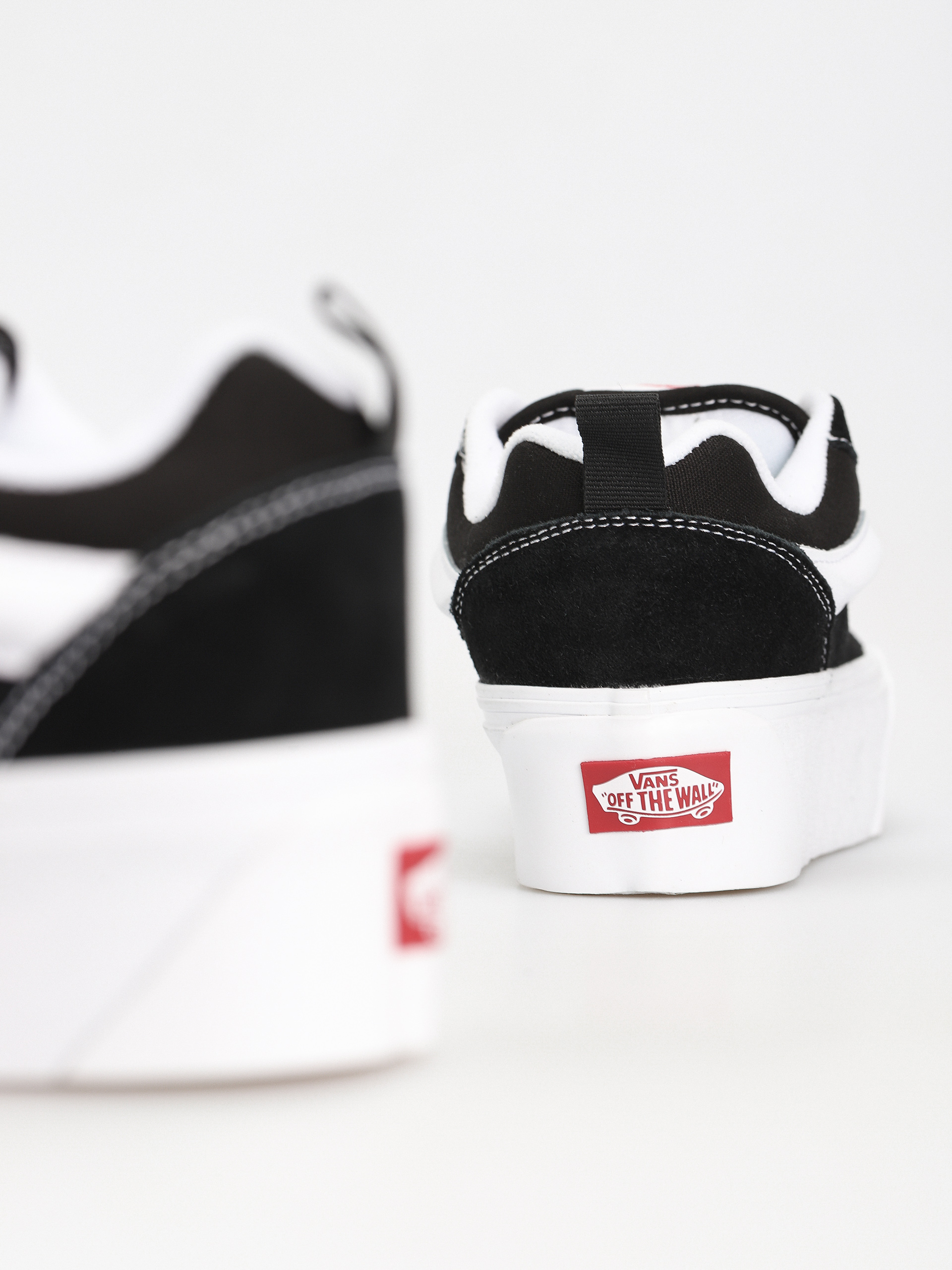 Topánky Vans Knu Stack (black/true white)