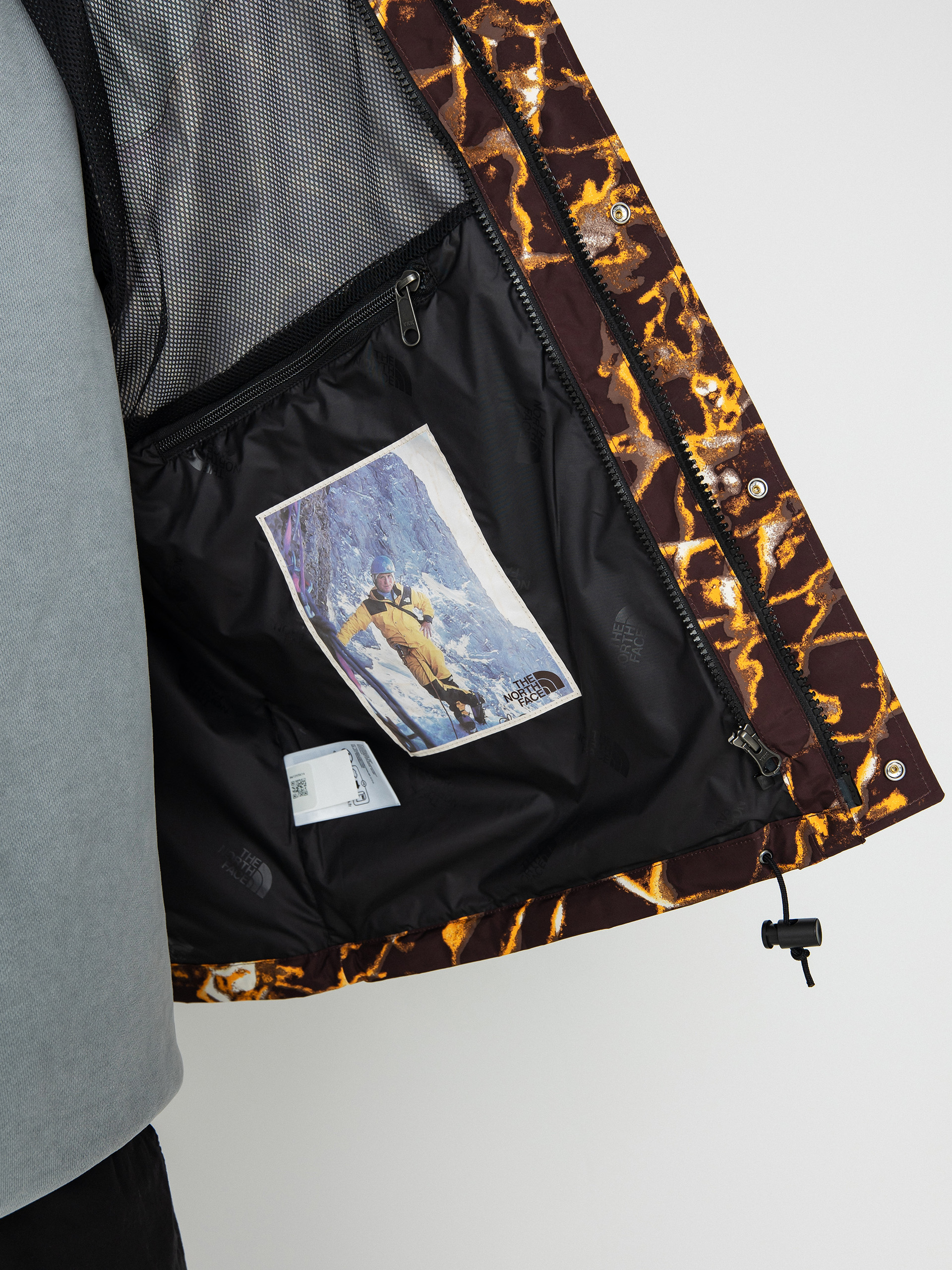 Bunda The North Face 86 Retro Mountain (coal brown wtrdstp/tnfb)