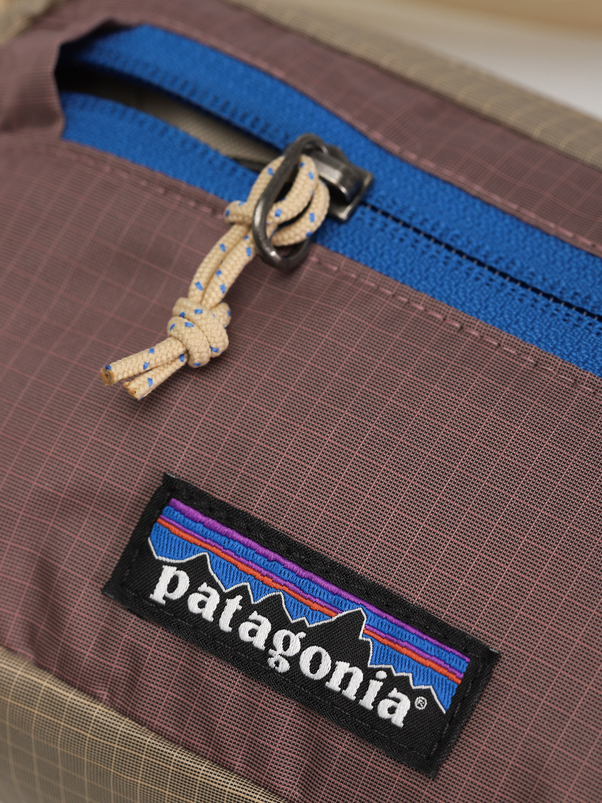 Ľadvinka Patagonia Ultralight Black Hole Mini Hip Pack (husk tan)