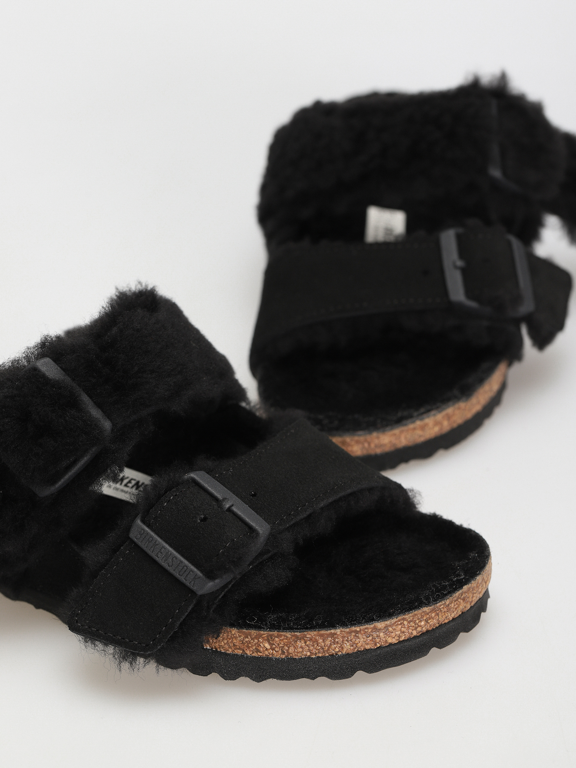 Šľapky Birkenstock Arizona Split Teddy Parts Rivet Logo Suede Leather/Fur Narrow Wmn (black)