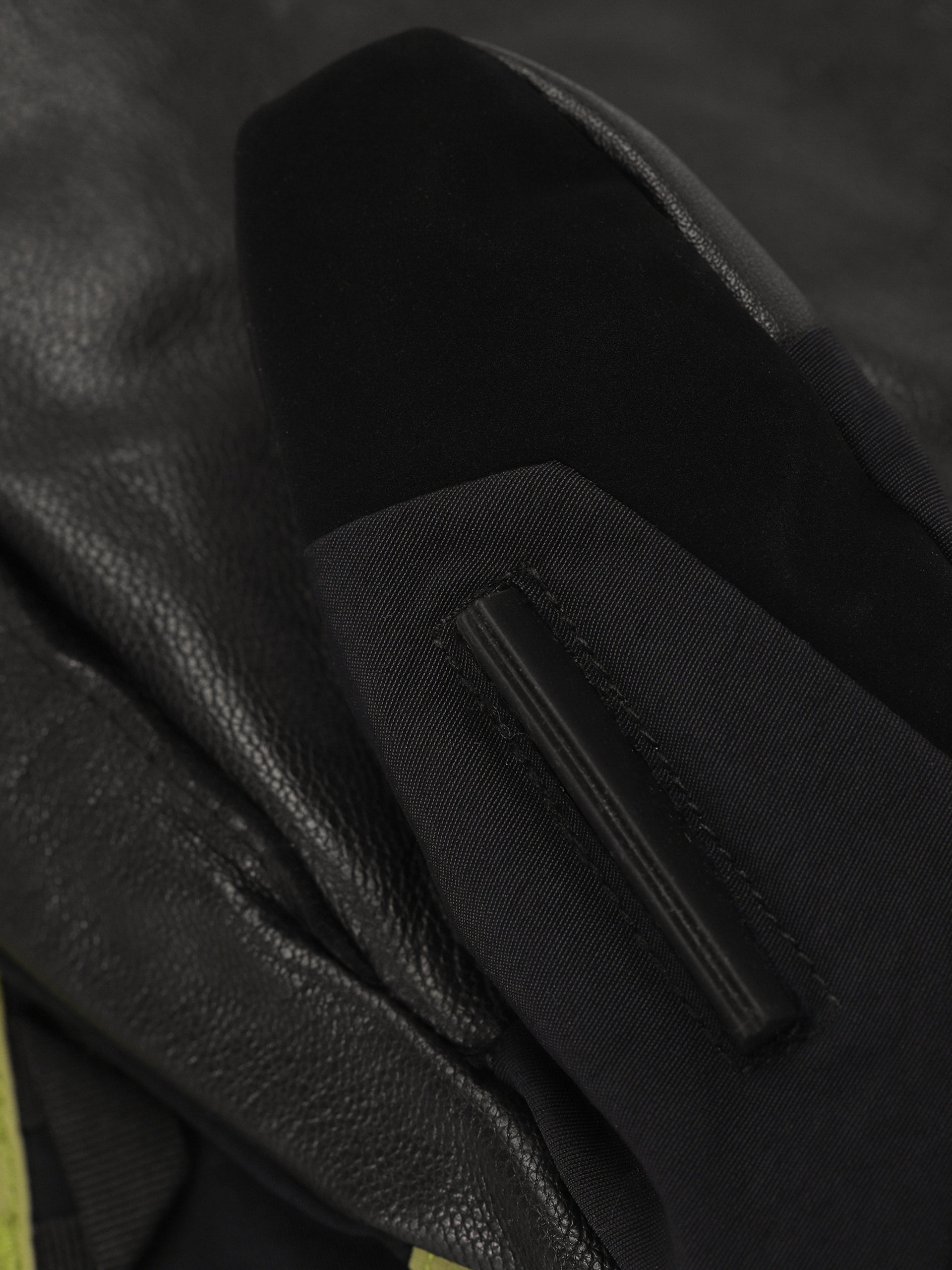 Rukavice Quiksilver Austen Sweetin Goretex Mitt (true black)