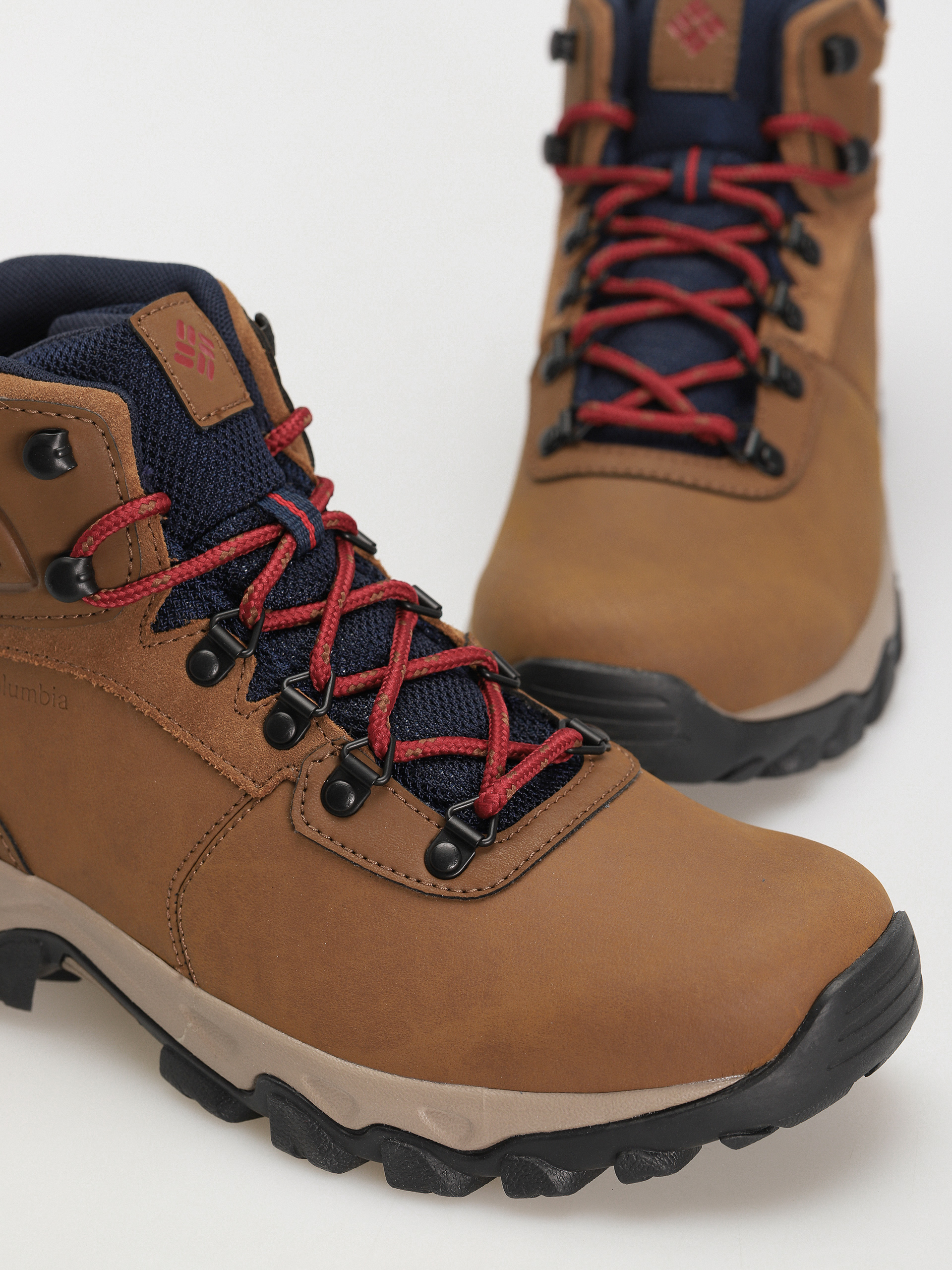 Topánky Columbia Newton Ridge Plus II Waterproof (light brown/red velvet)