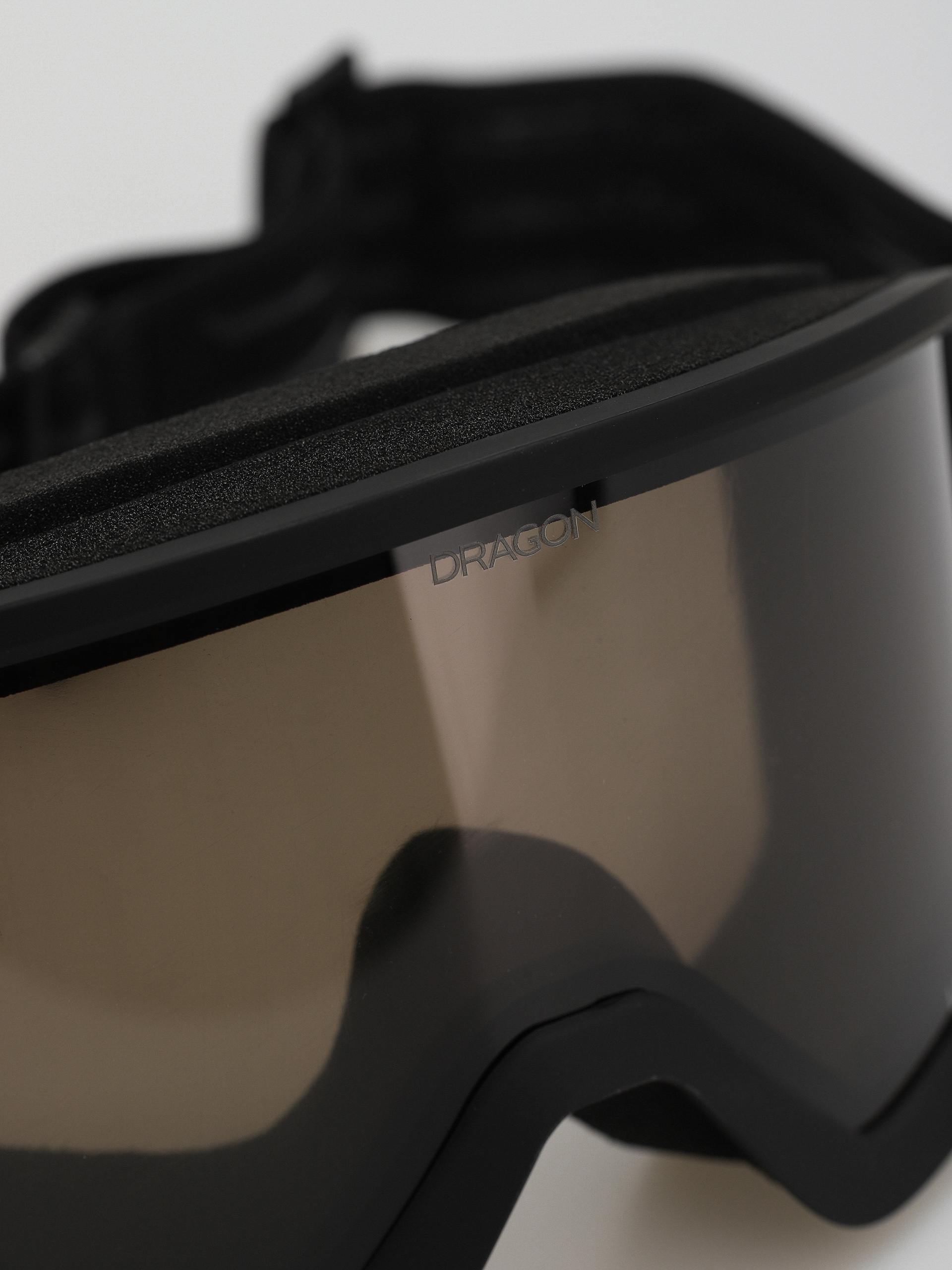 Snowboardové okuliare Dragon DX3 L OTG (classicblack/lumalens dark smoke)