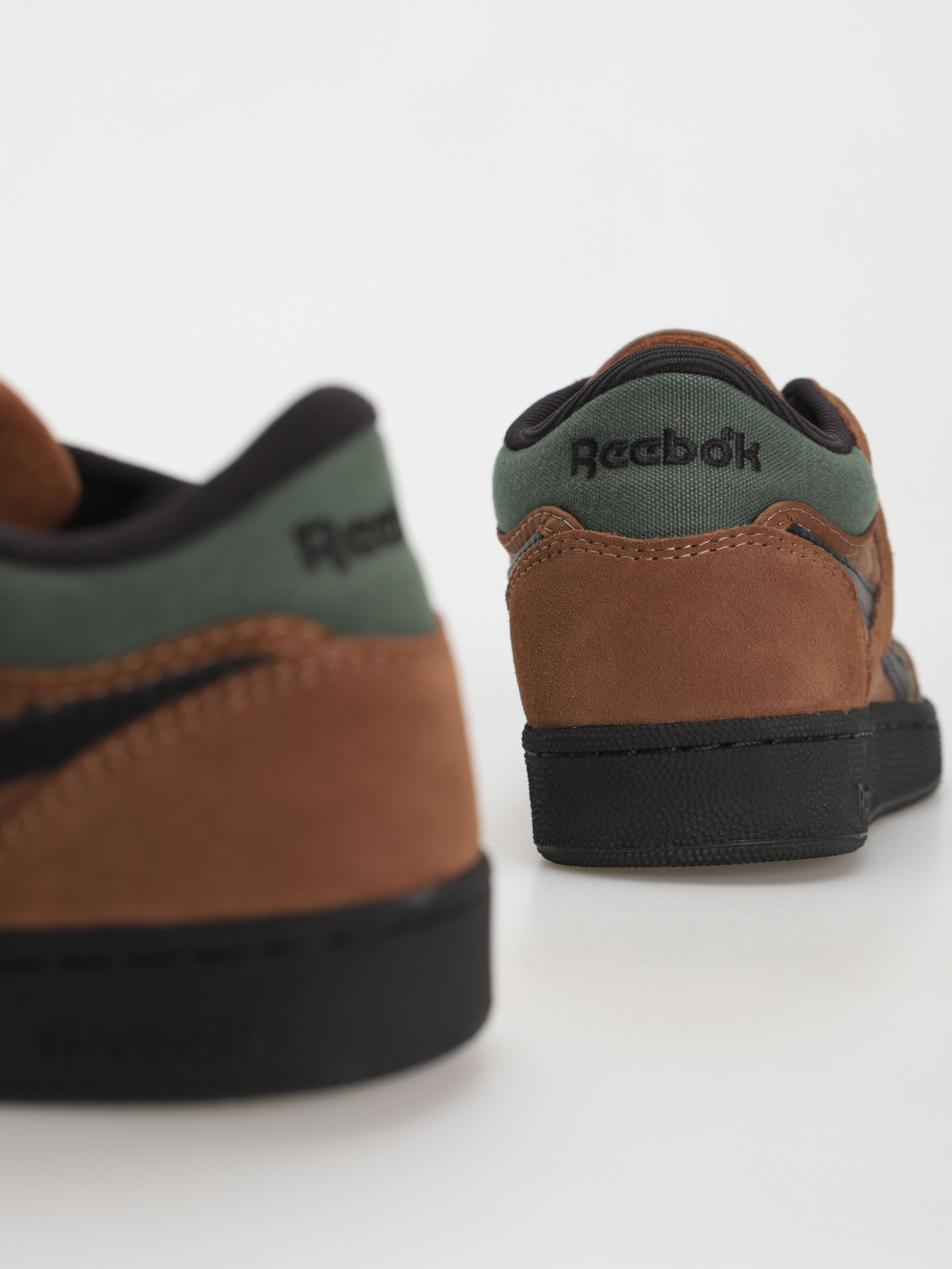 Topánky Reebok Club C Mid II Revenge (colbro/vargre/cblack)