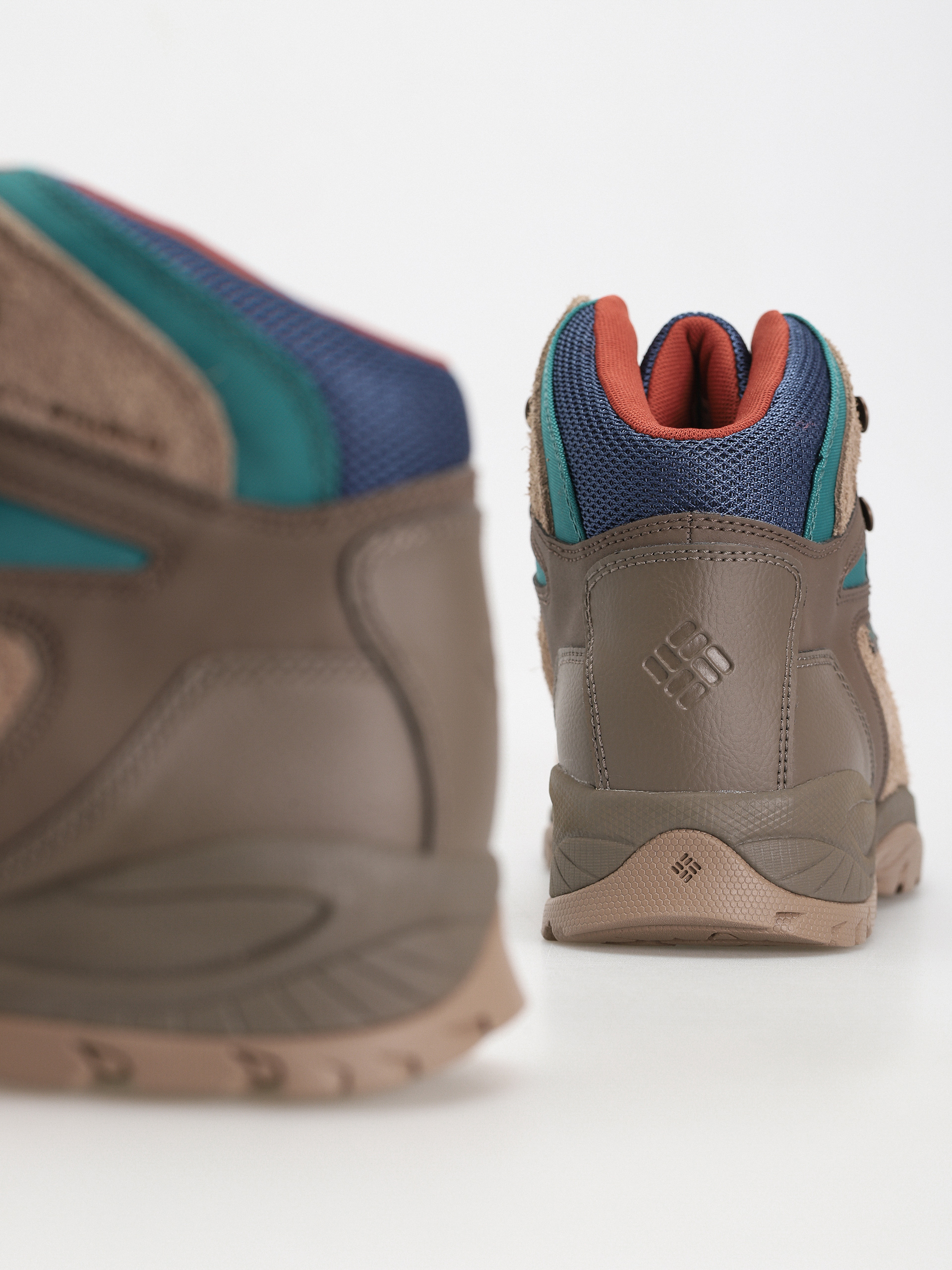 Topánky Columbia Newton Ridge Bc (ash brown/waterfall)