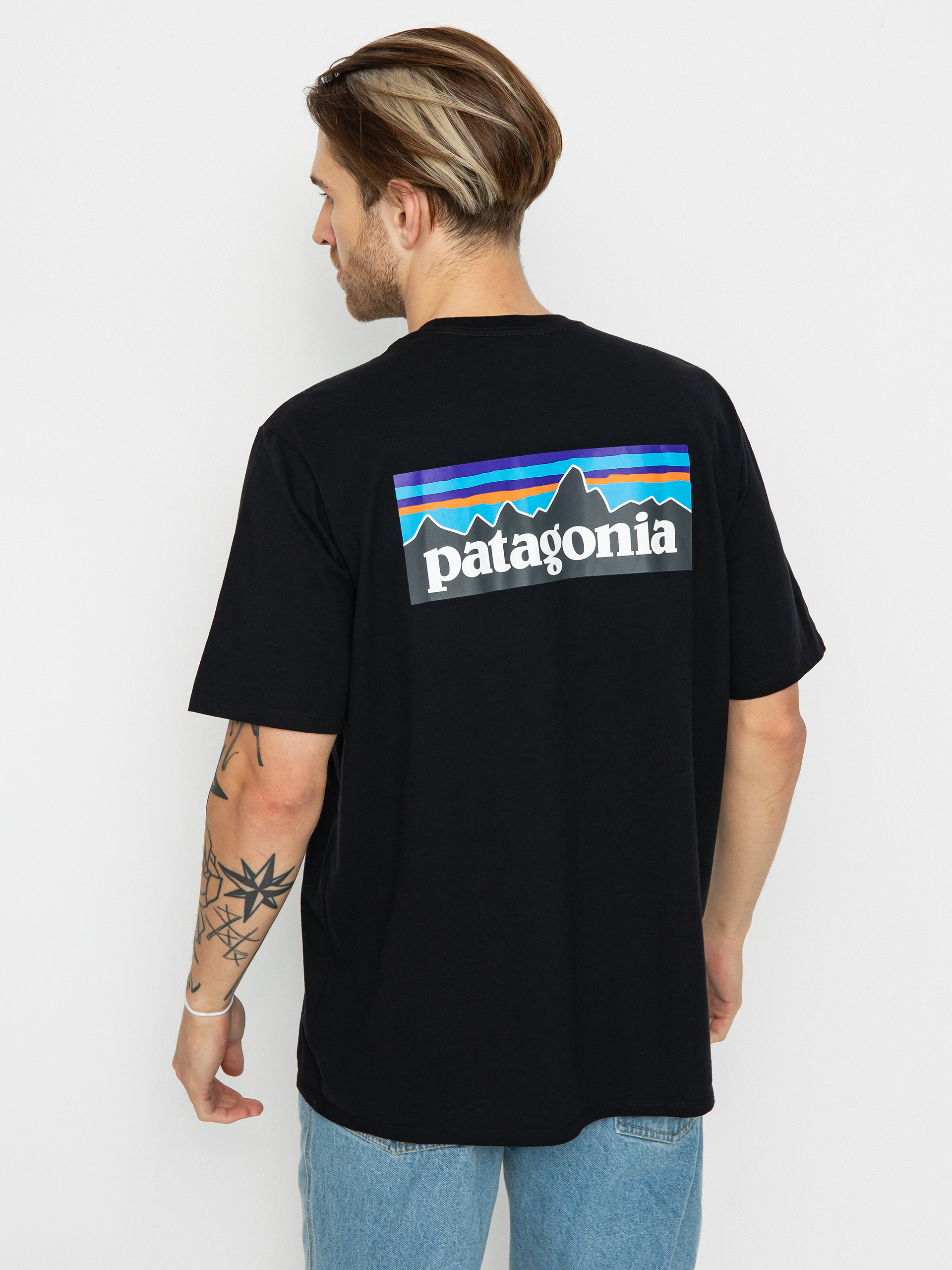 Tričko Patagonia P6 Logo Responsibili (black)