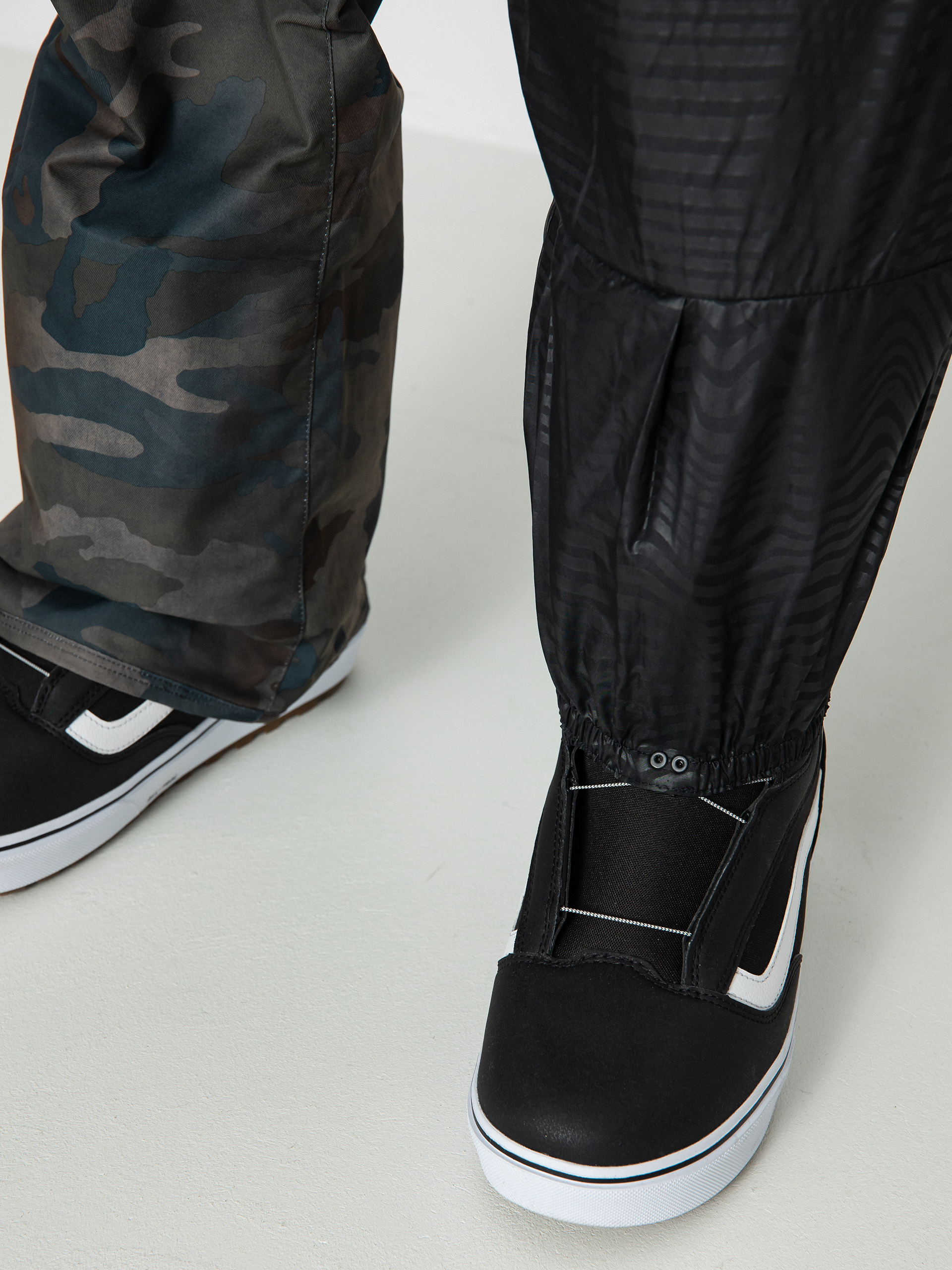 Pánske Snowboardové nohavice Volcom V.Co Hunter (cloudwash camo)