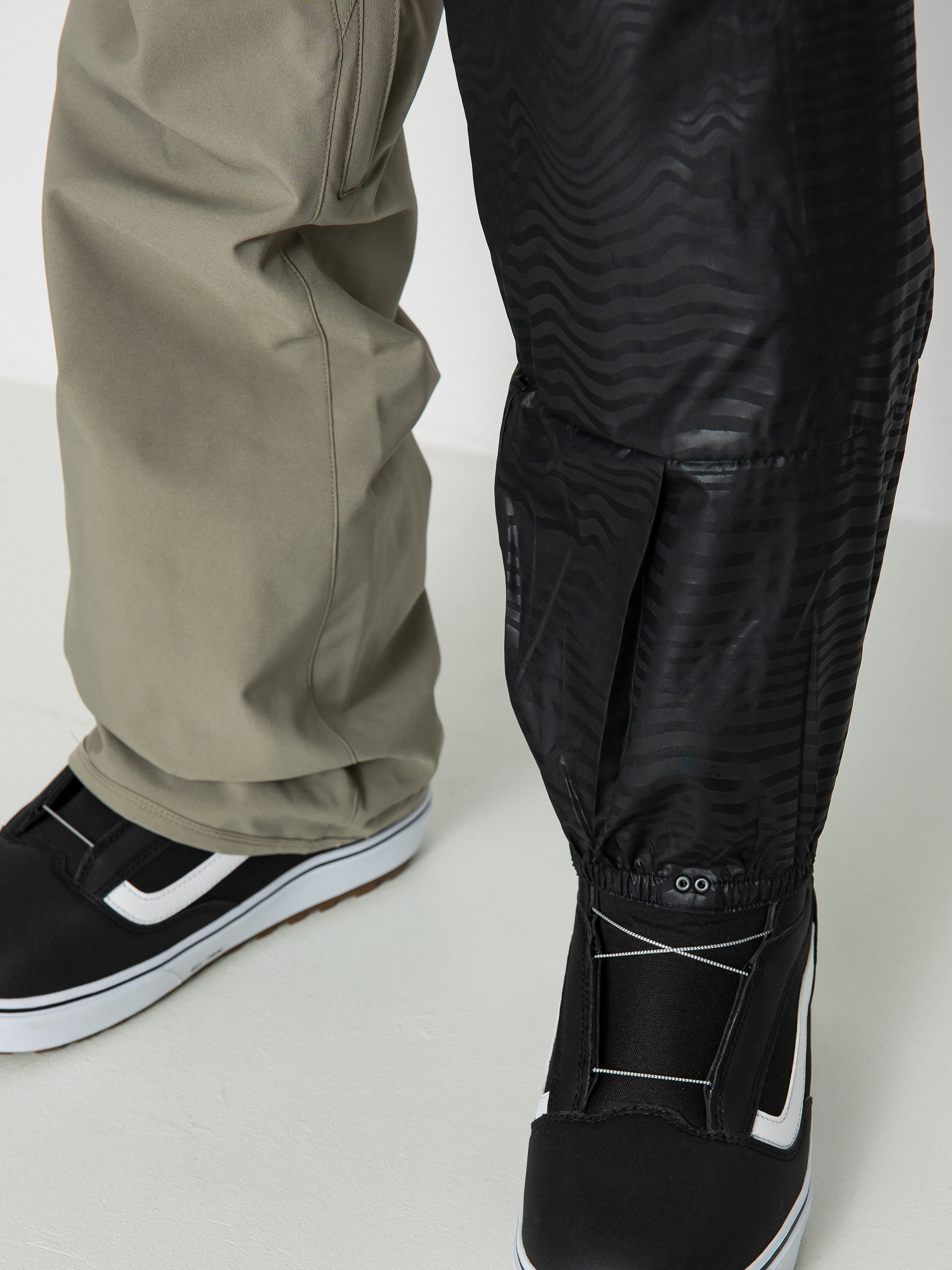 Pánske Snowboardové nohavice Volcom Freakin Snow Chino (light military)