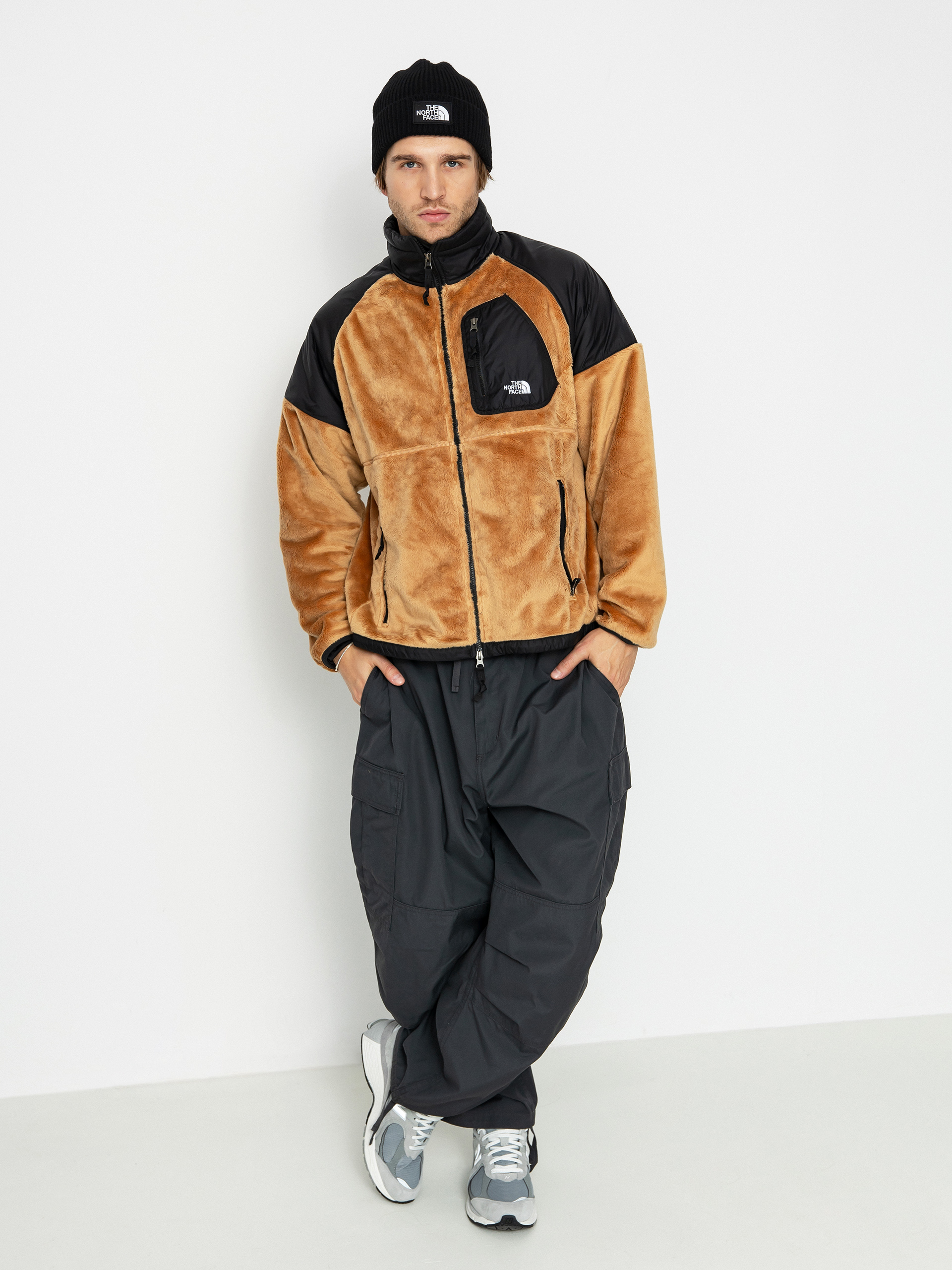 Bunda The North Face Versa Velour (almond butter/tnf black)