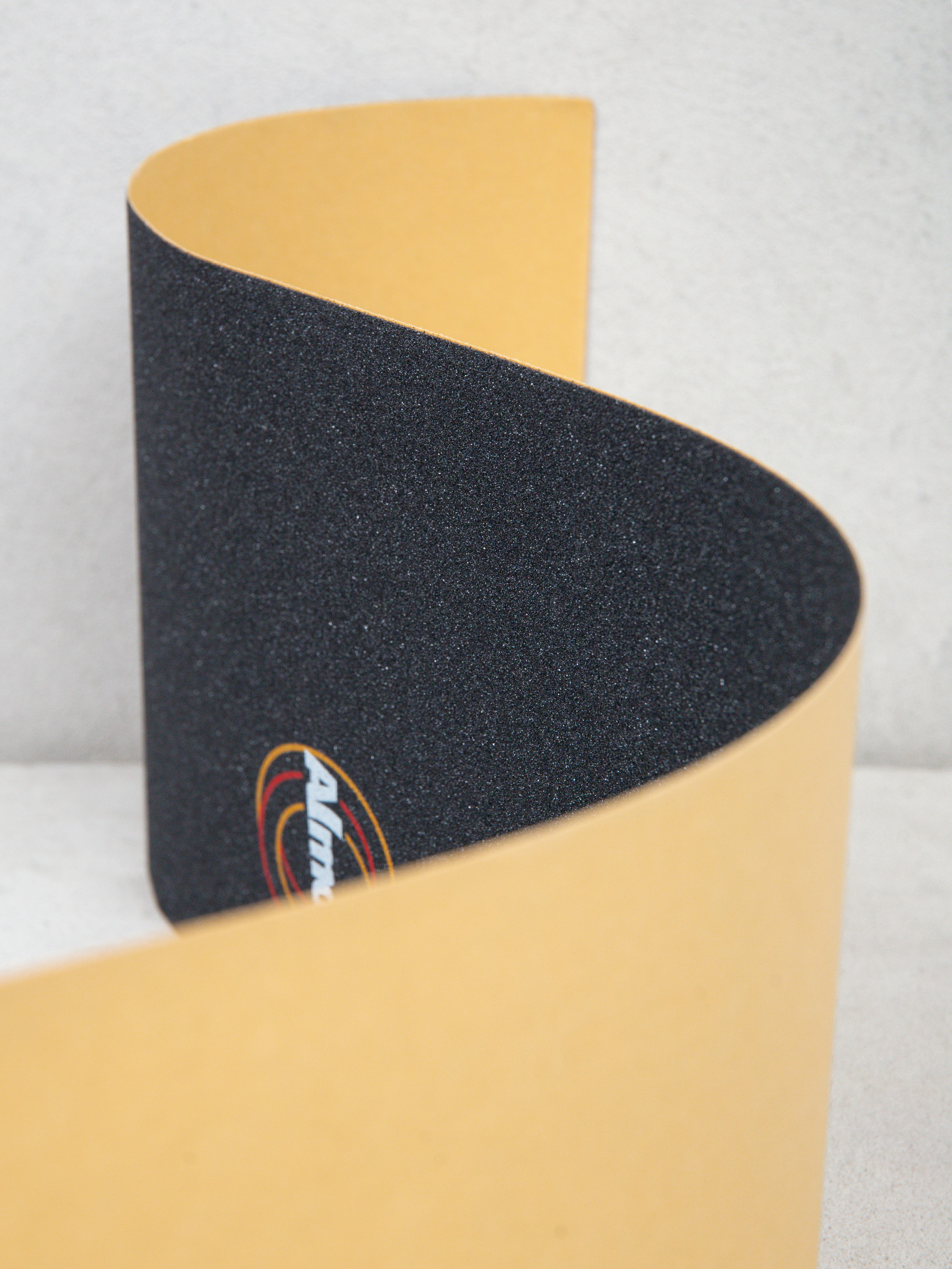 Grip Almost Intertwine (black)