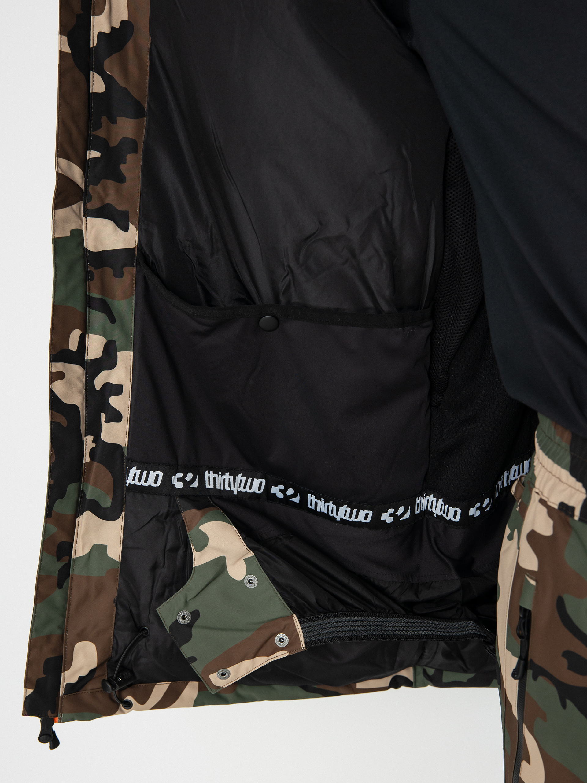 Pánska Snowboardová bunda ThirtyTwo Lashed Insulated (black/camo)