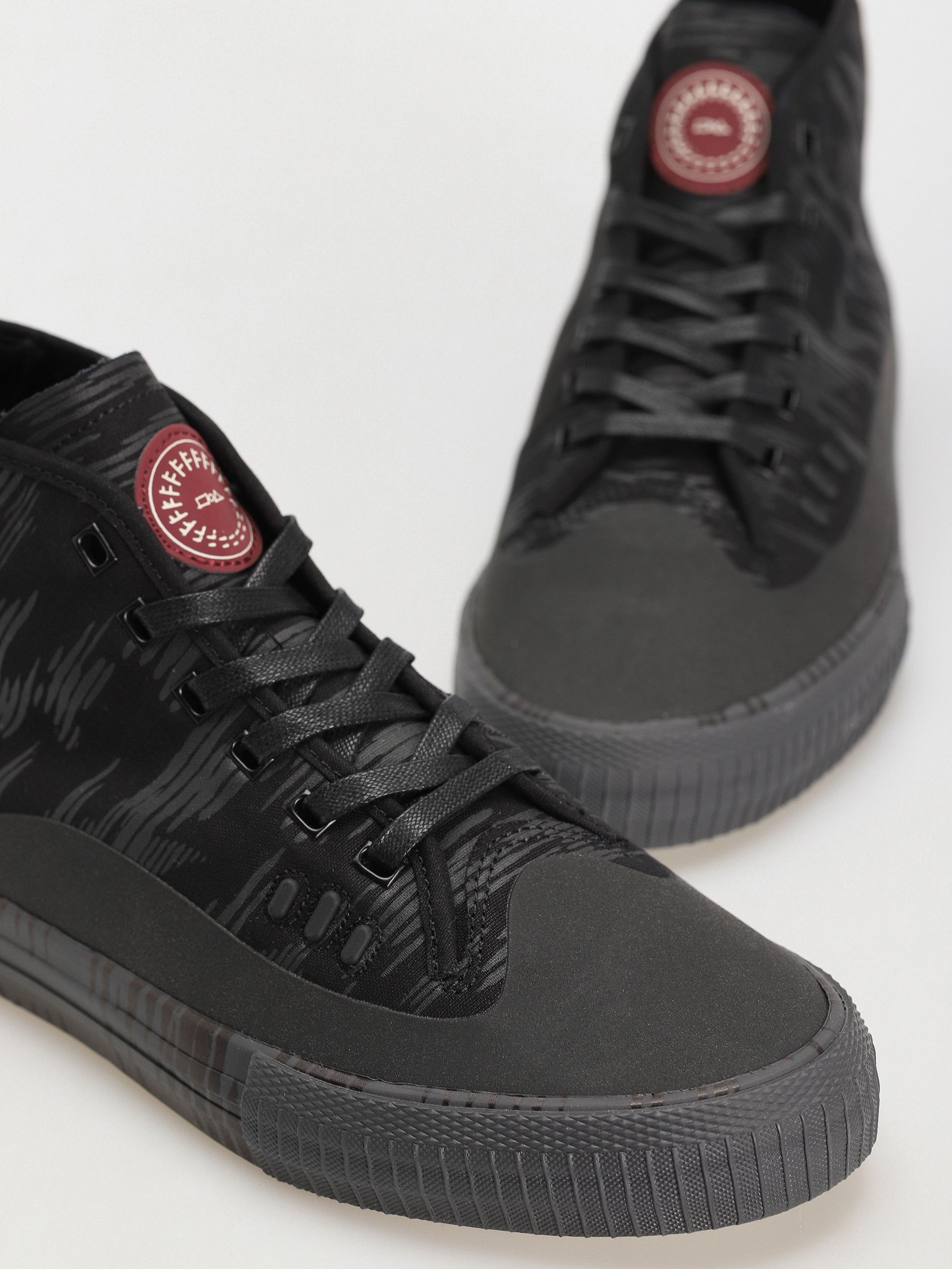 Topánky Globe Gillette Mid (graphite/former)