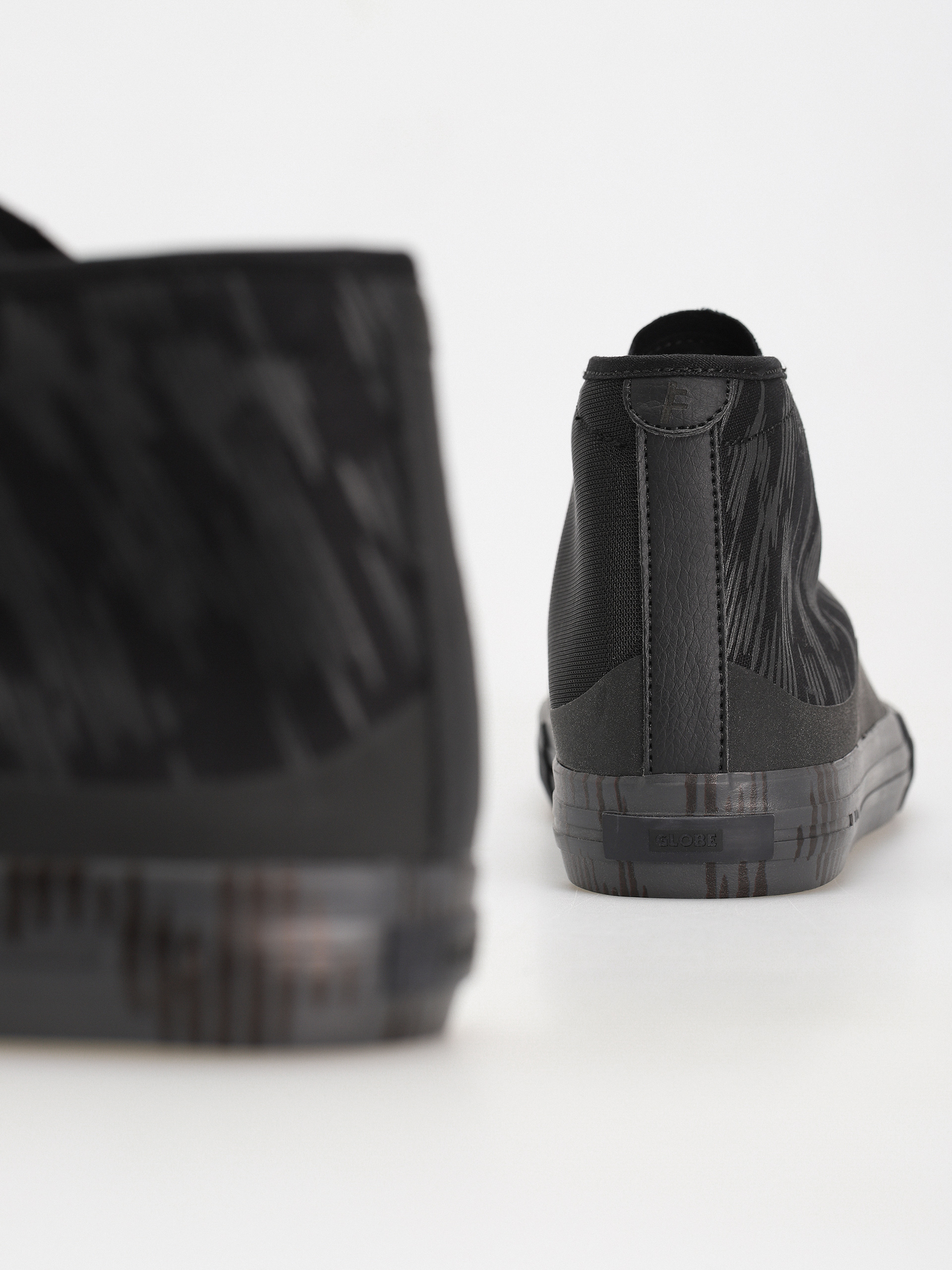 Topánky Globe Gillette Mid (graphite/former)