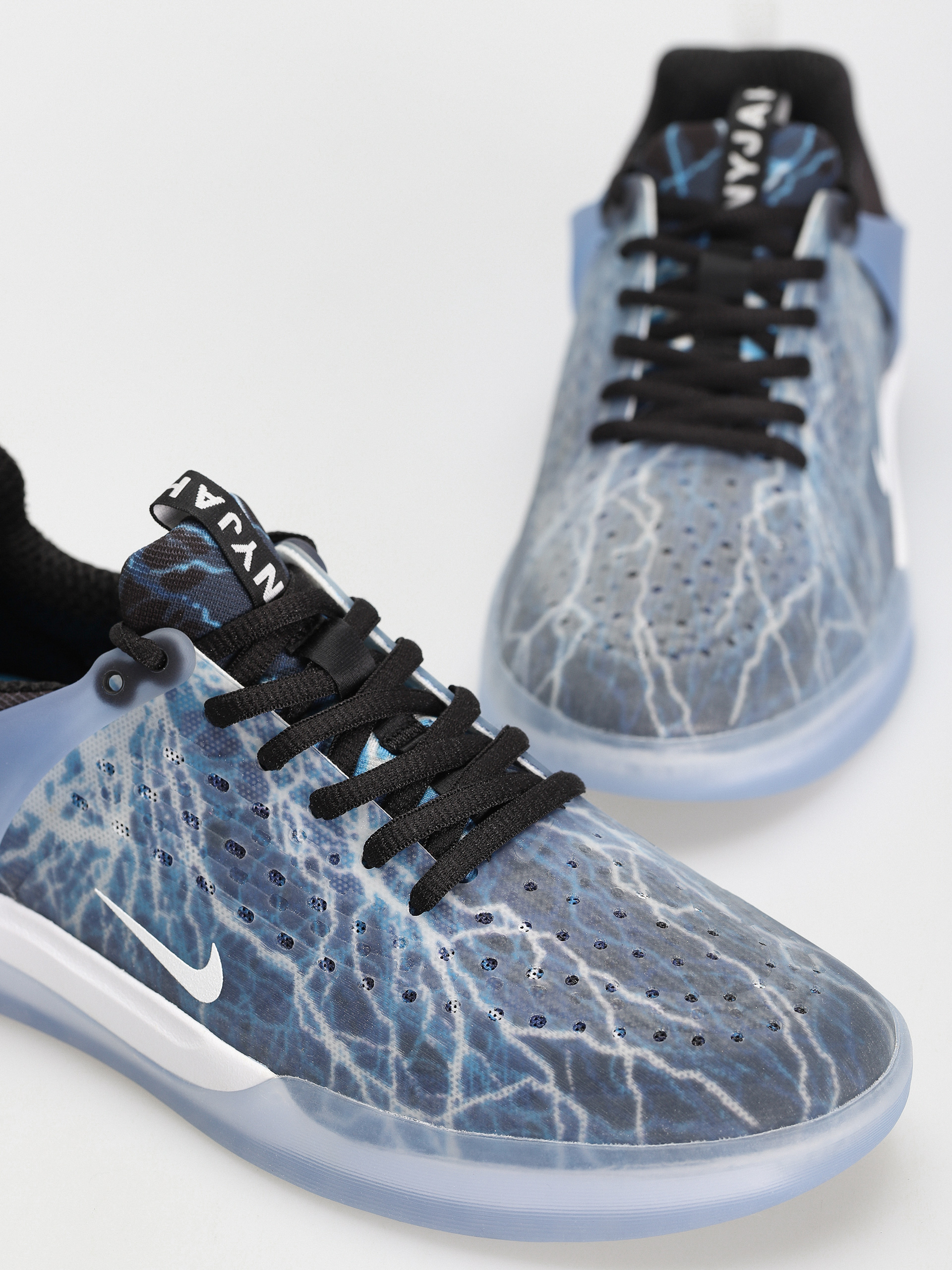 Topánky Nike SB SB Nyjah 3 Premium (black/white deep royal white)