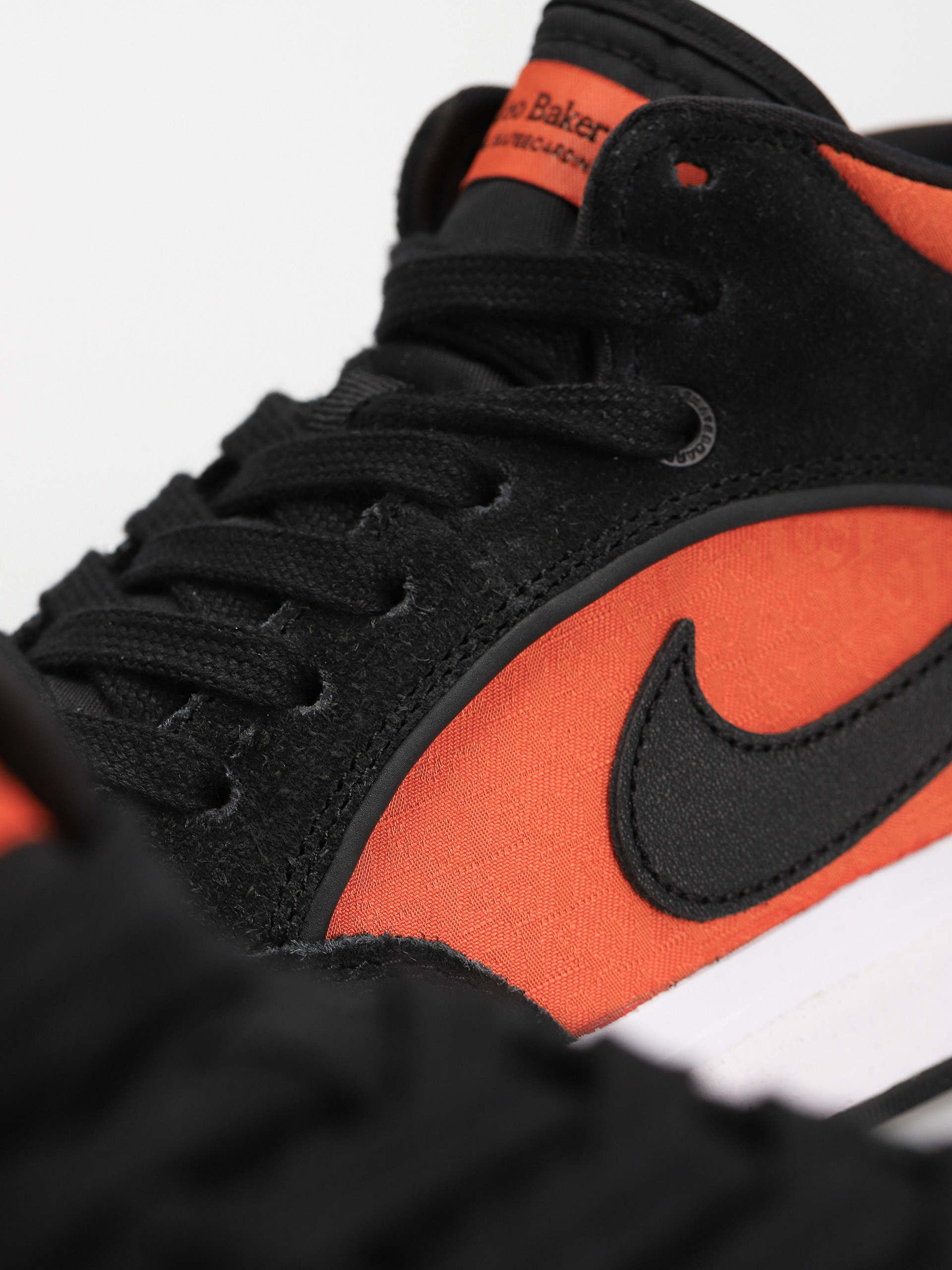 Topánky Nike SB React Leo (black/black orange electro orange)
