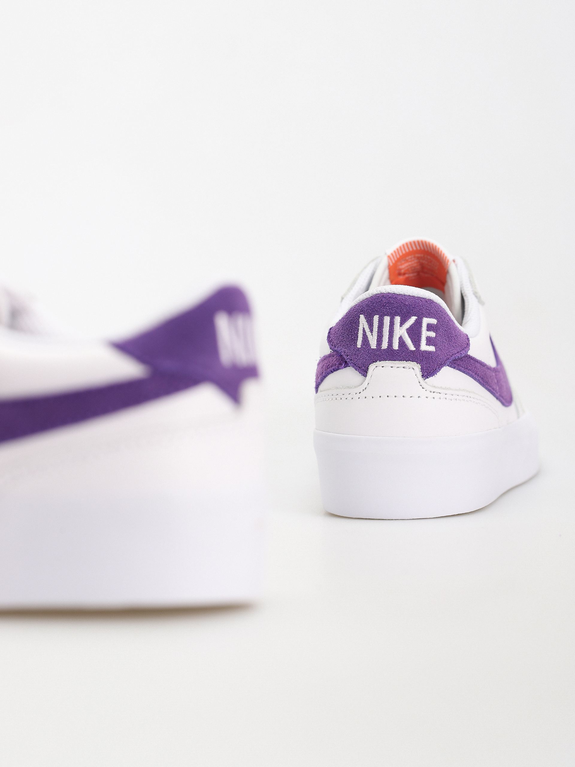 Topánky Nike SB Zoom Pogo Plus (white/court purple white gum light brown)