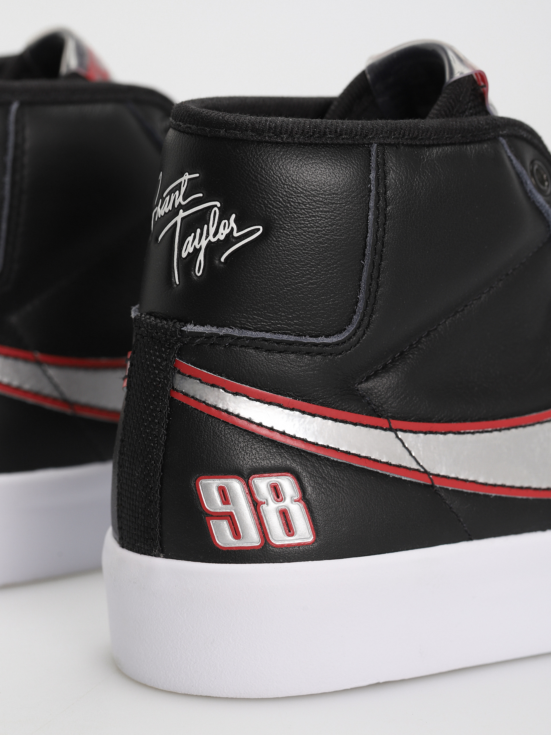 Topánky Nike SB Zoom Blazer Mid Pro GT (black/metallic silver university red)