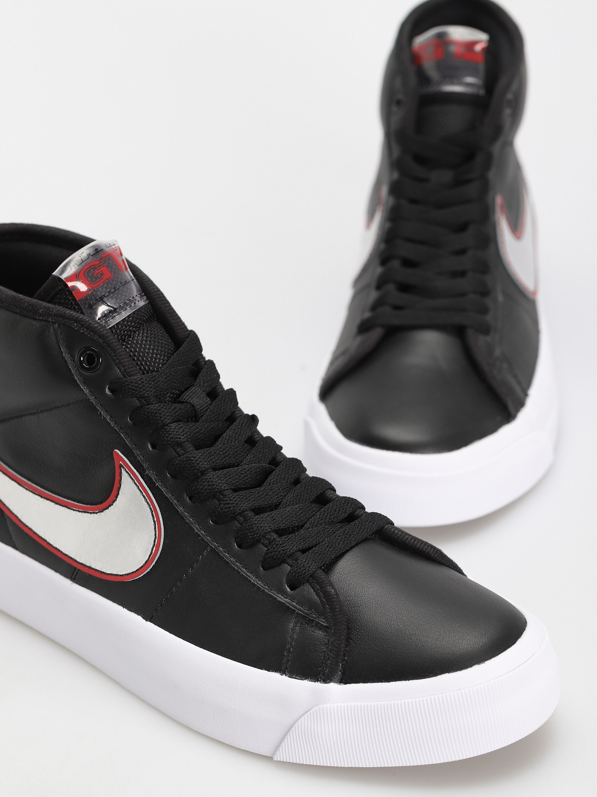 Topánky Nike SB Zoom Blazer Mid Pro GT (black/metallic silver university red)