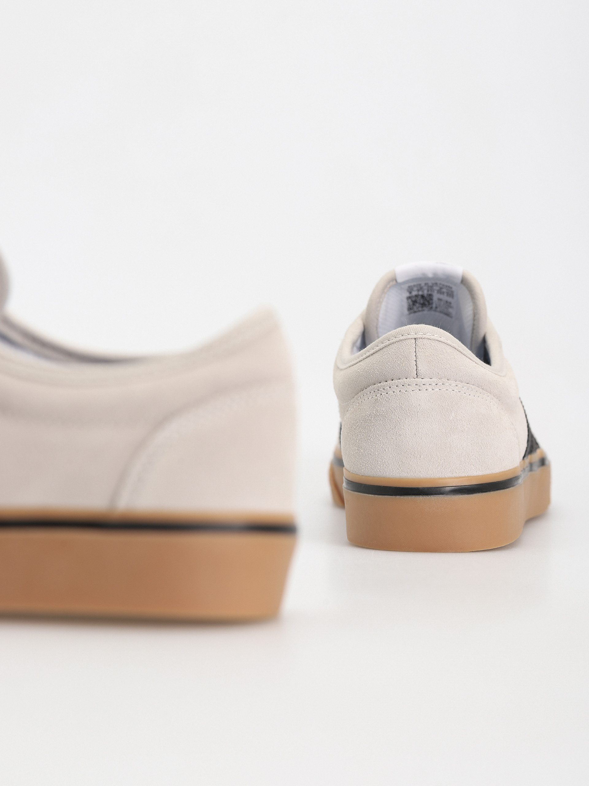 Topánky adidas Adi Ease (crywht/cblack/gum4)