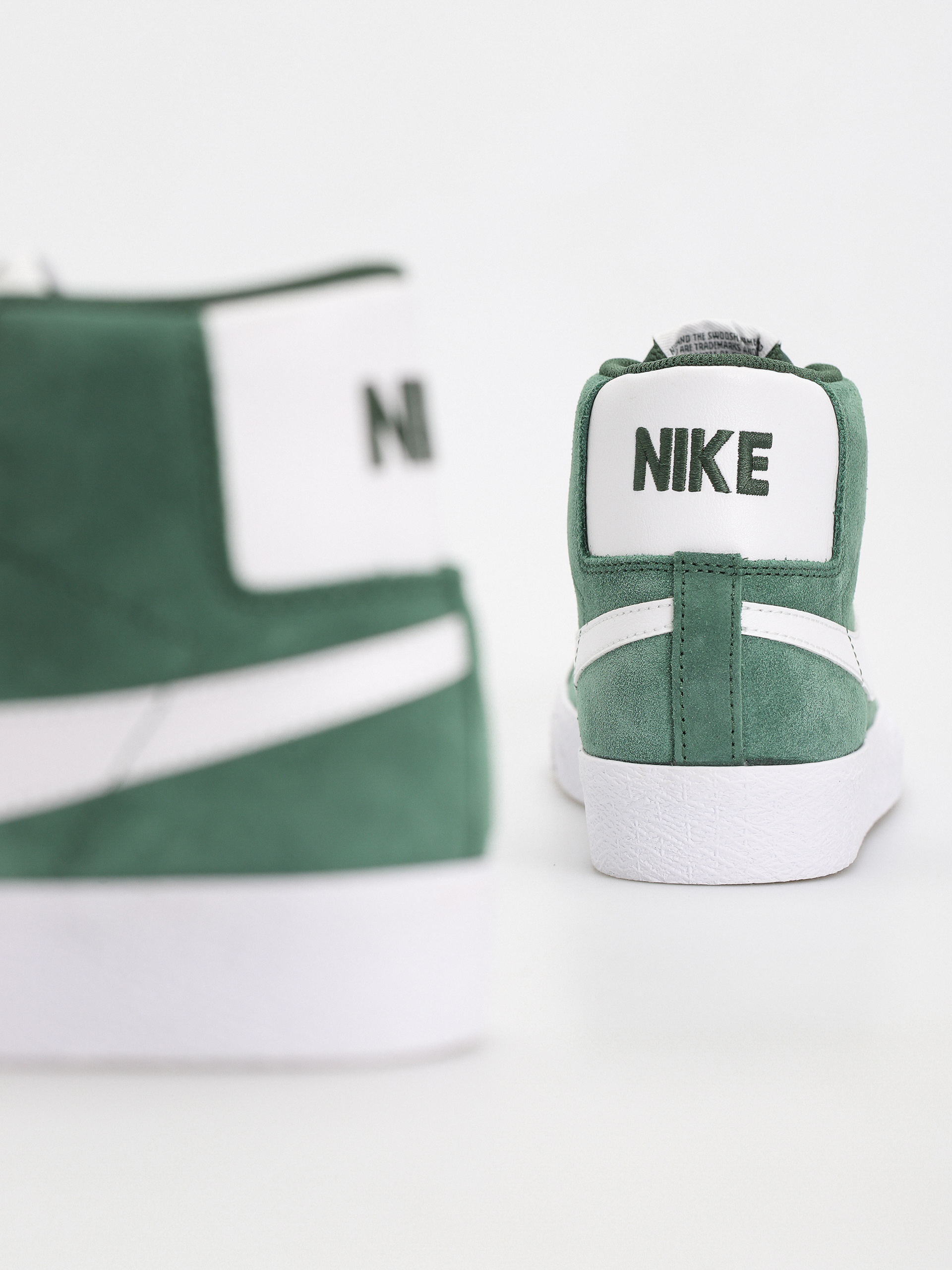 Topánky Nike SB Zoom Blazer Mid (fir/white fir white)