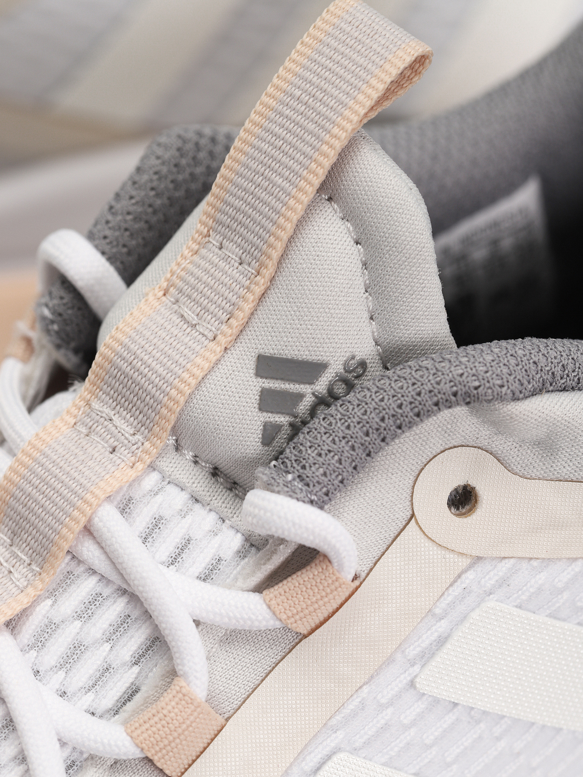 Topánky adidas  AlphaBounce + Wmn (ftwwht/zeromt/grethr)
