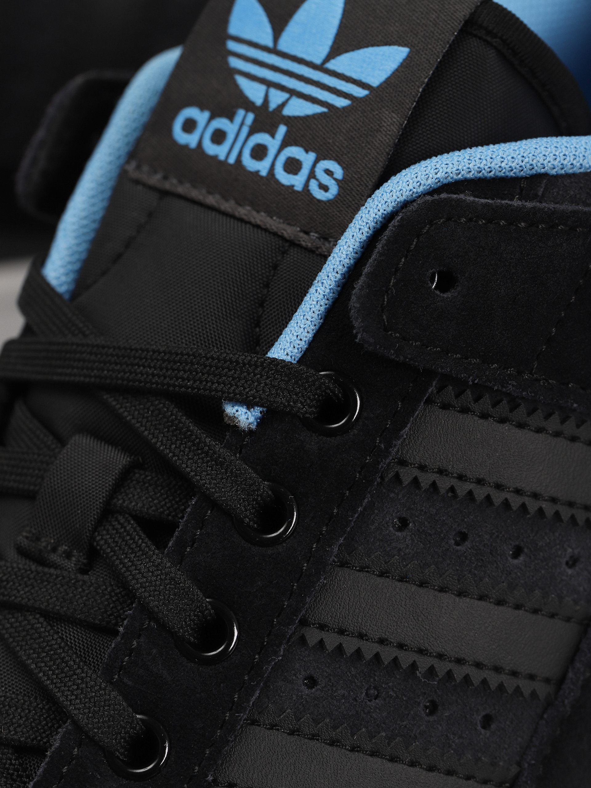 Topánky adidas Forum 84 Low ADV (cblack/blubrs/carbon)