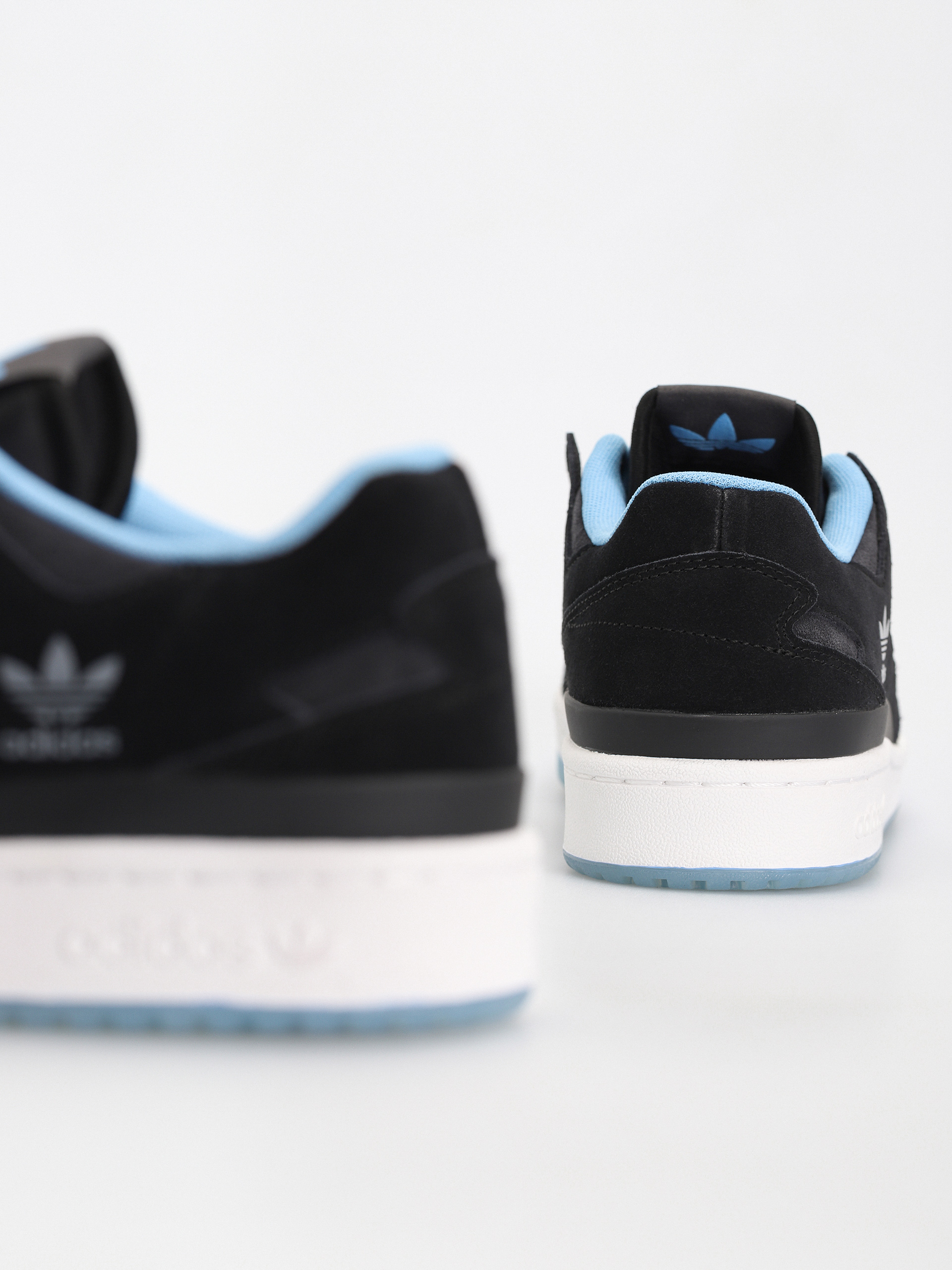 Topánky adidas Forum 84 Low ADV (cblack/blubrs/carbon)