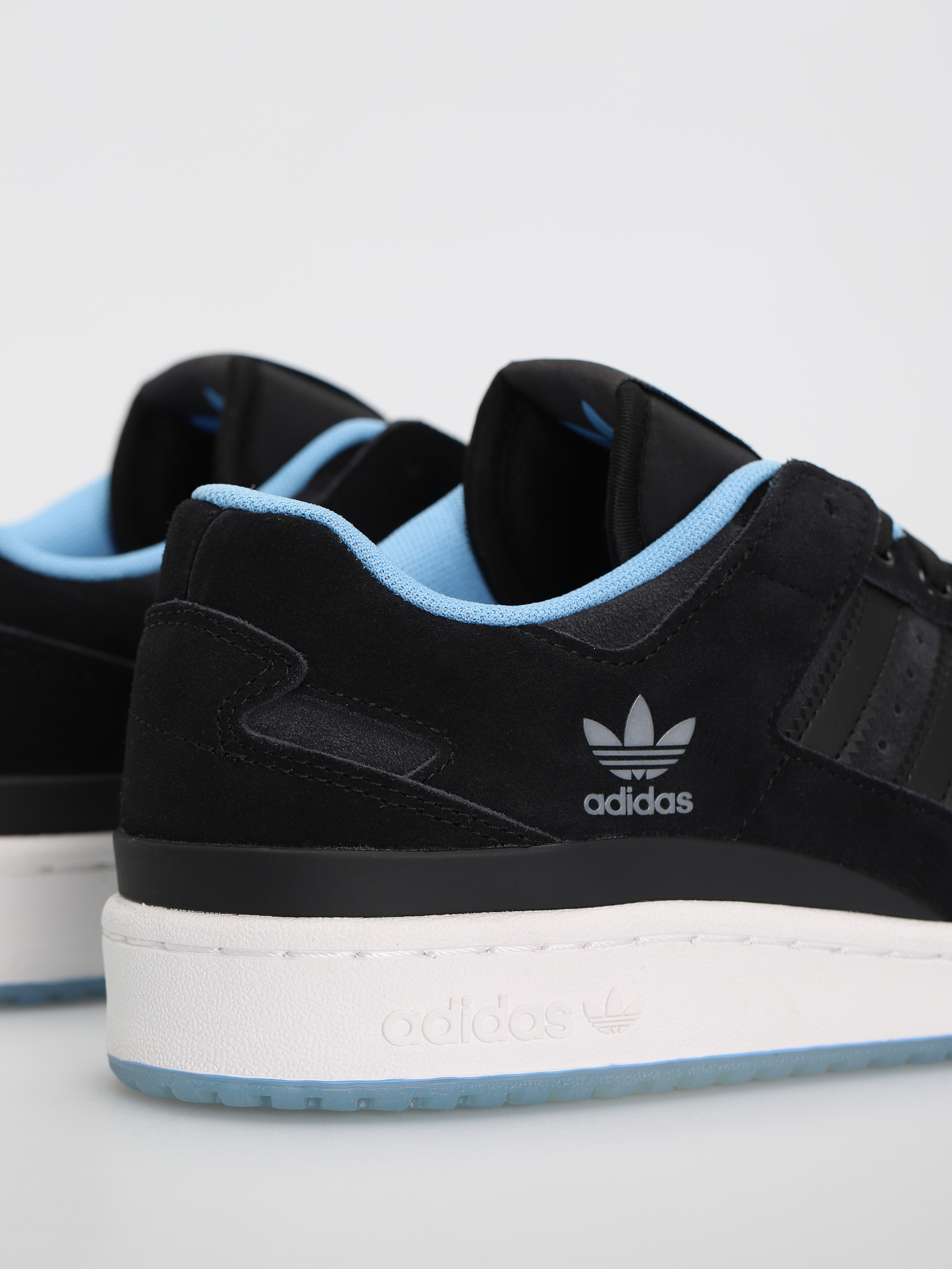 Topánky adidas Forum 84 Low ADV (cblack/blubrs/carbon)