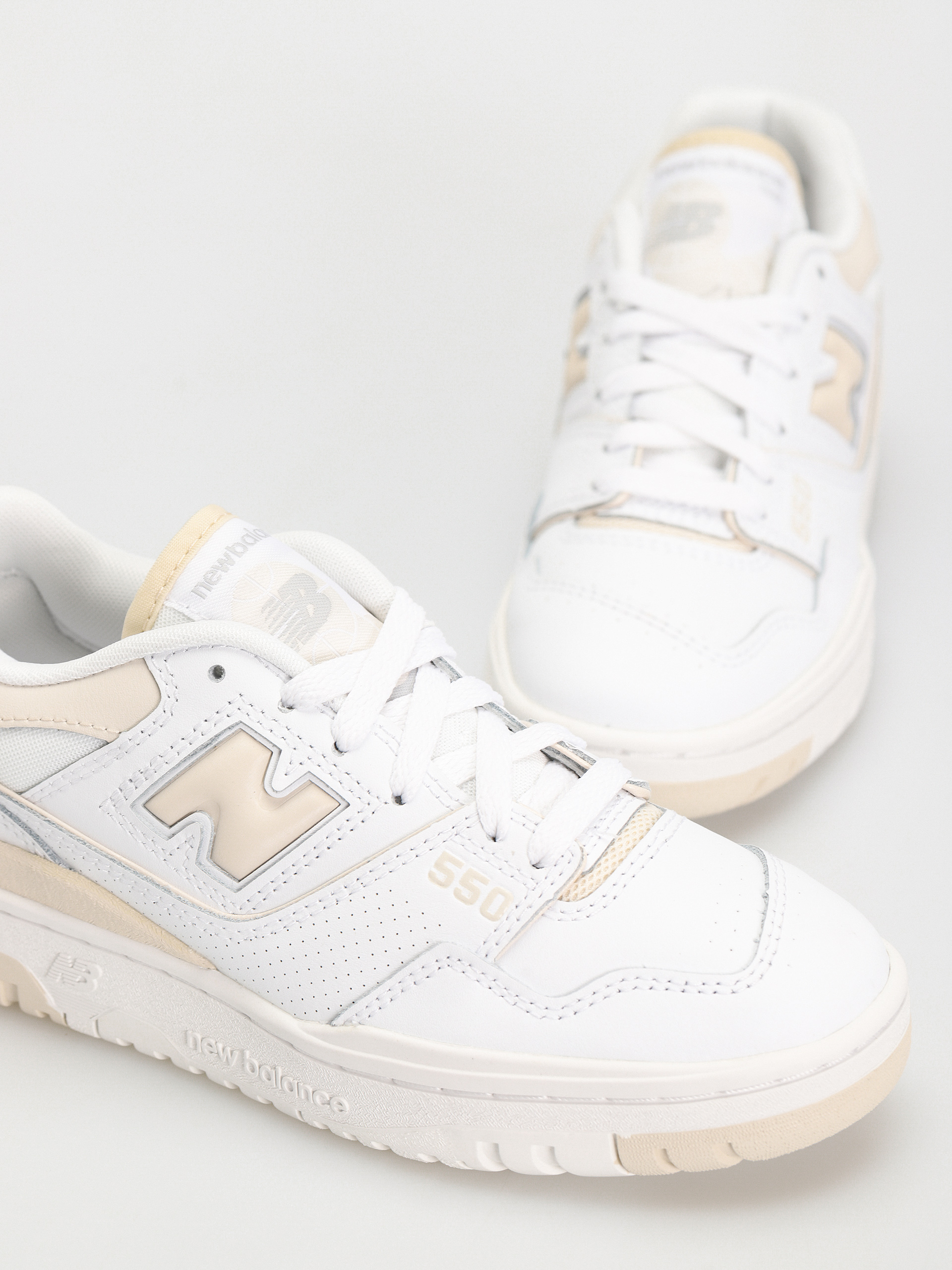 Topánky New Balance 550 Wmn (white linen)