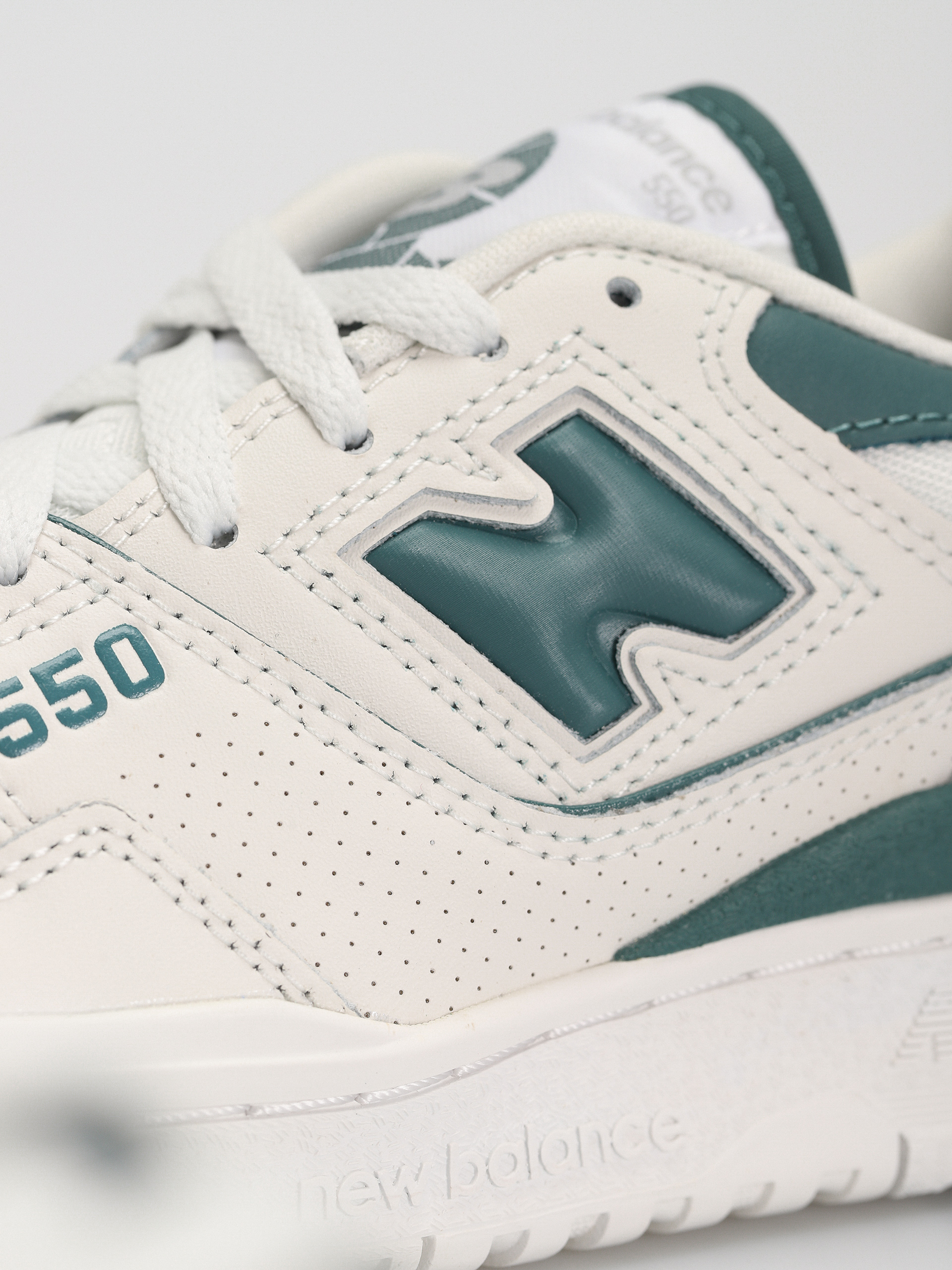 Topánky New Balance 550 Wmn (reflection new spruce)