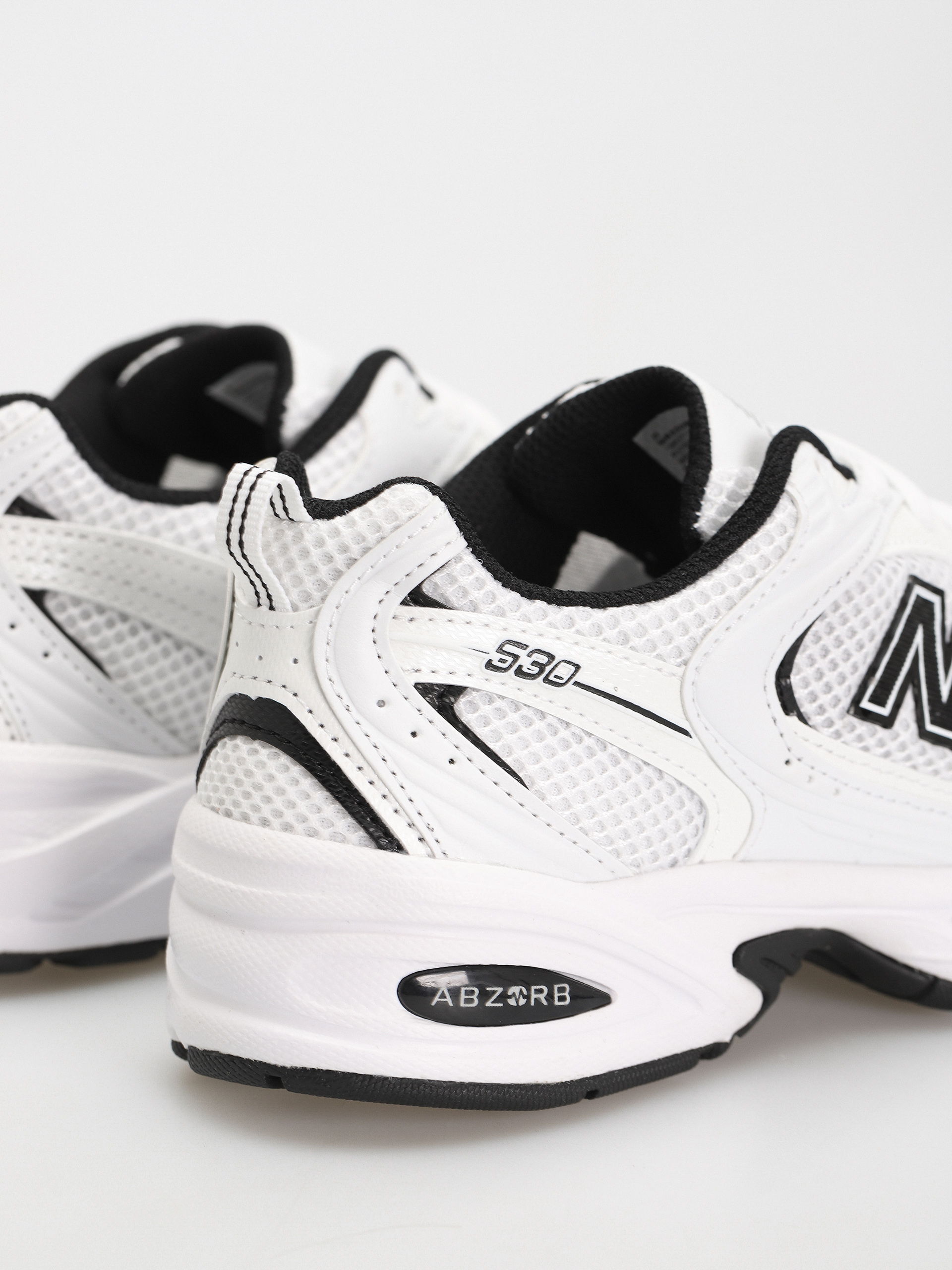 Topánky New Balance 530 (white black details)