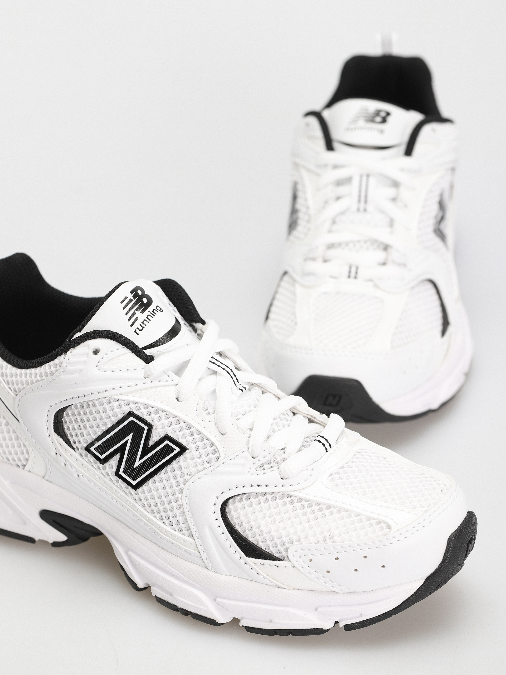 Topánky New Balance 530 (white black details)
