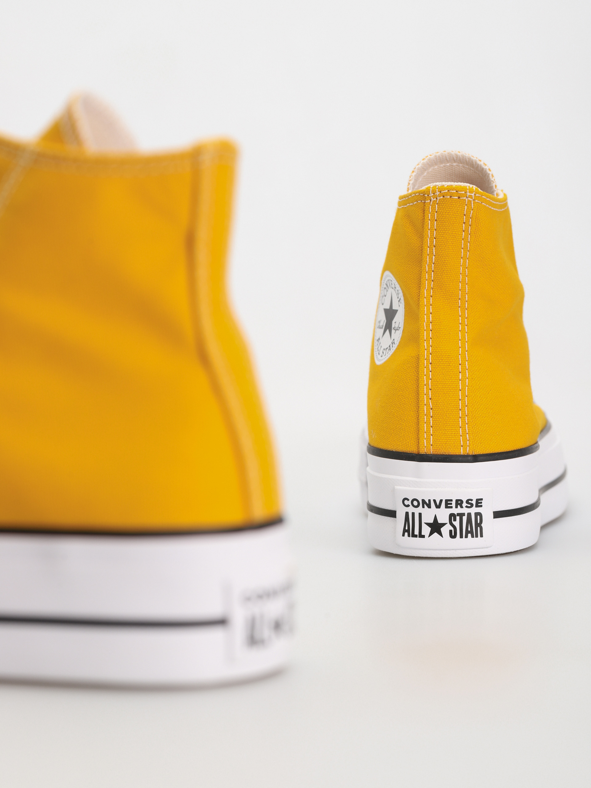 Dark yellow converse best sale