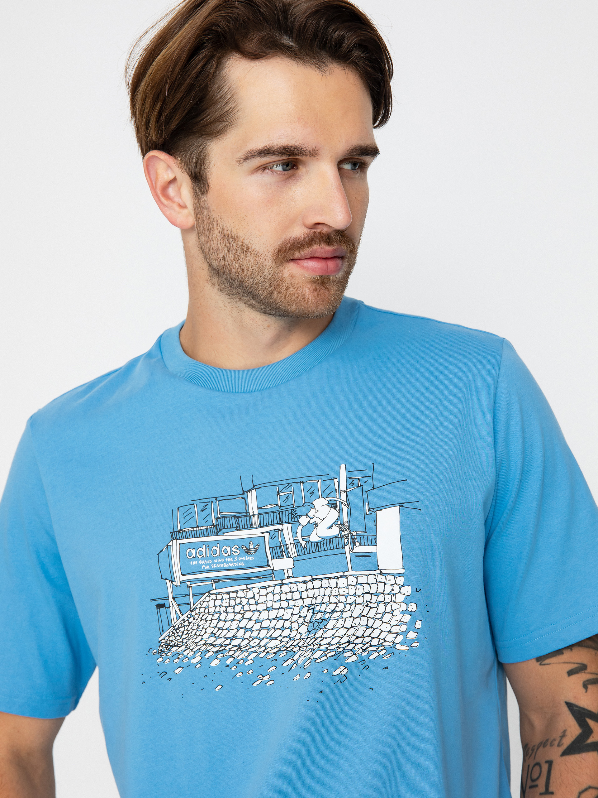 Tričko adidas Hjones 2 (ltblue/multco)