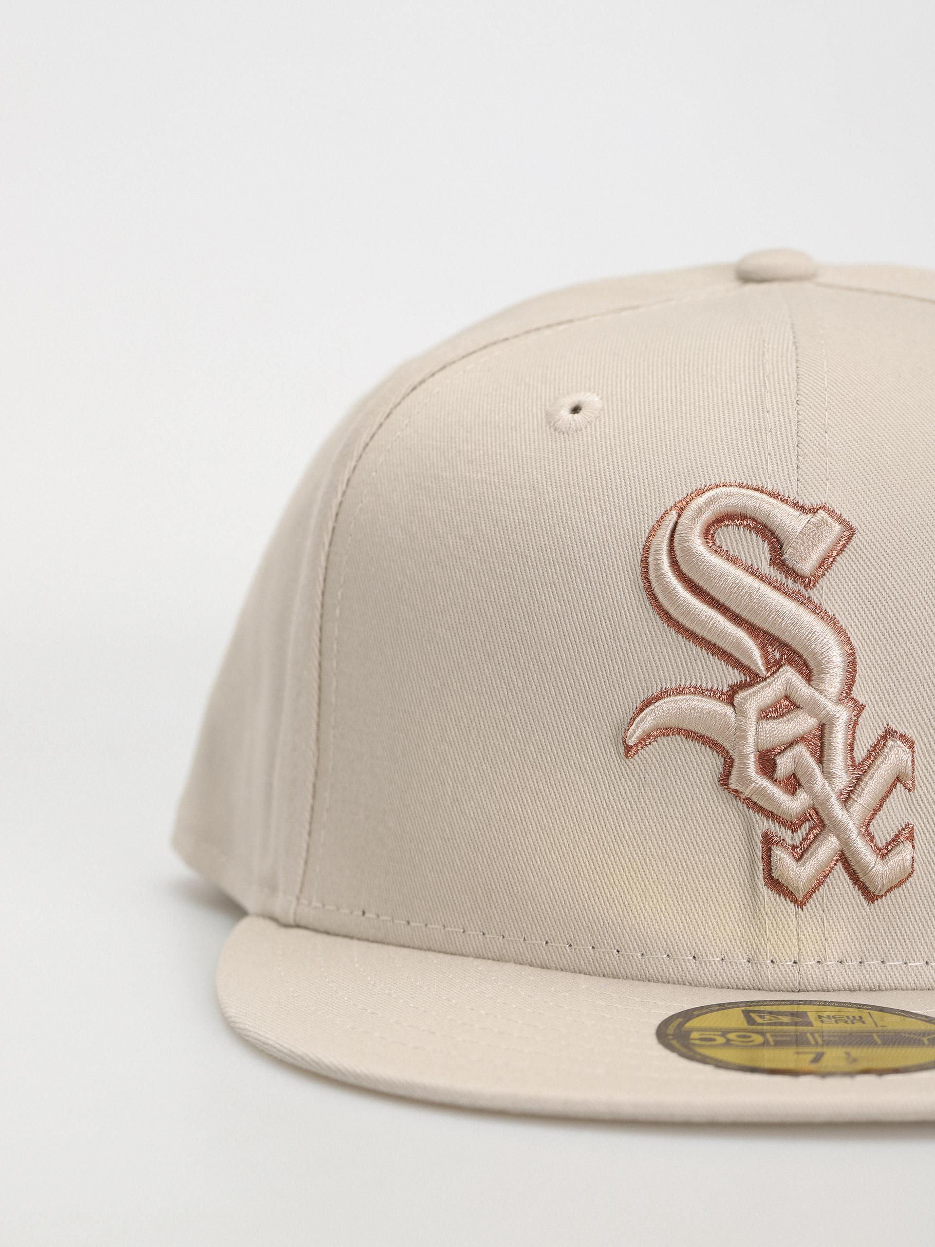 Šiltovka New Era Metallic Outline 59Fifty Chicago White Sox (stone)
