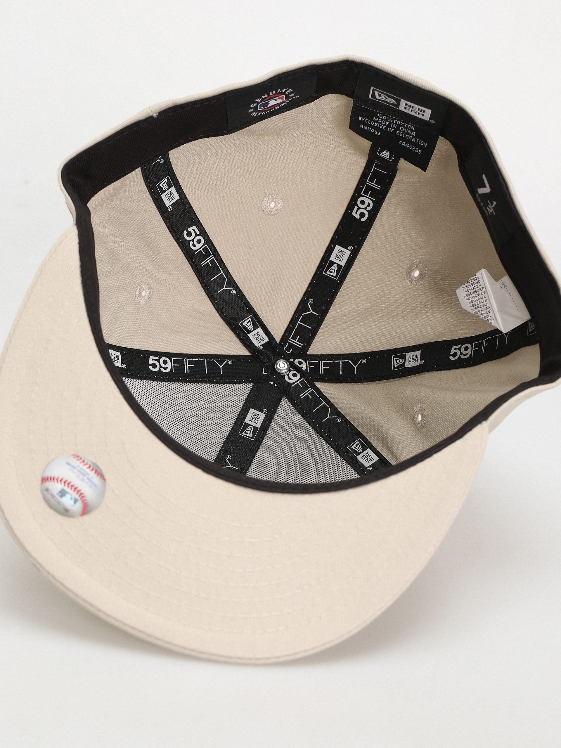 Šiltovka New Era Metallic Outline 59Fifty Chicago White Sox (stone)