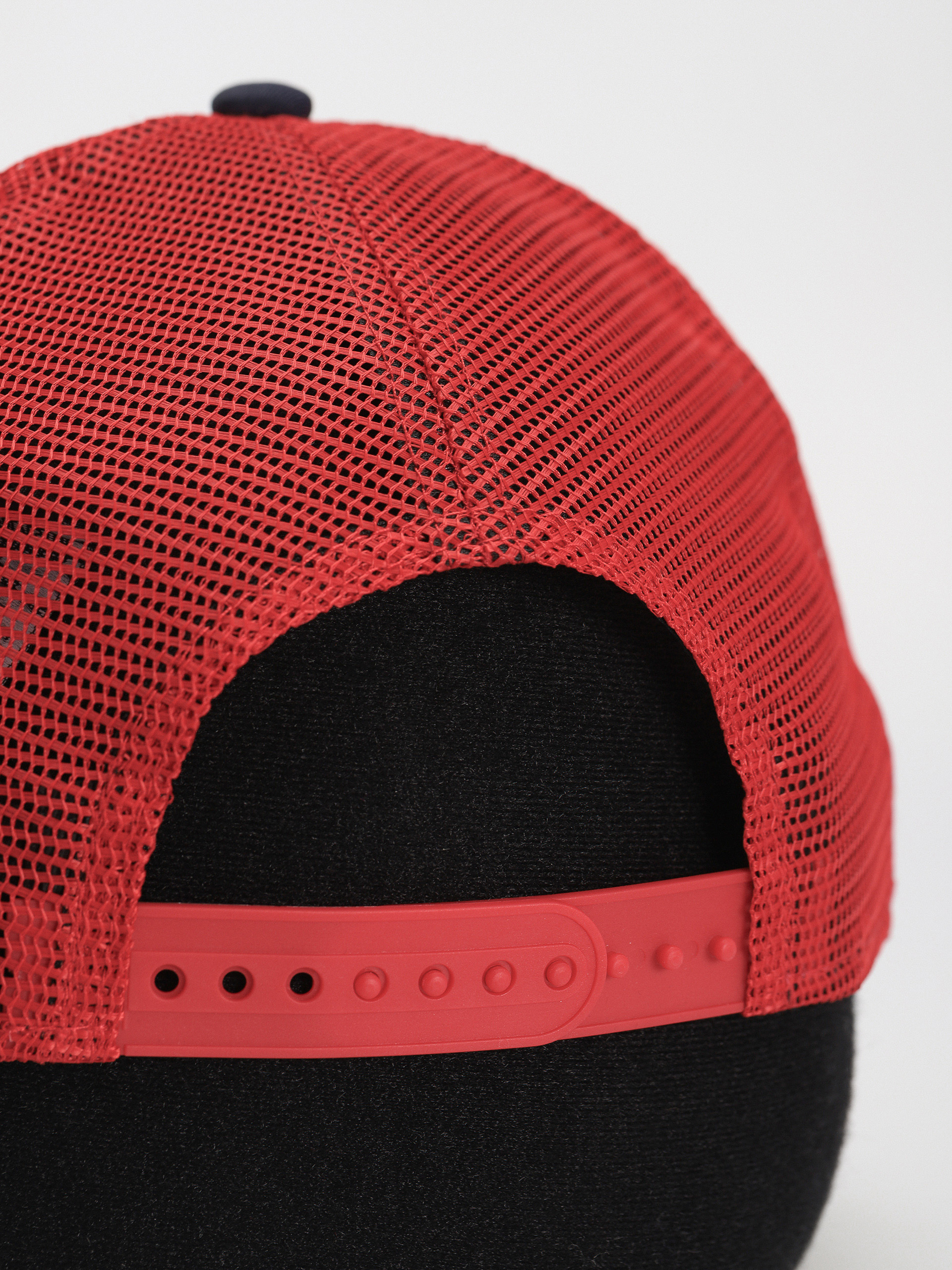 Šiltovka New Era Red Bull F1 Colour Block EF Trucker (white/red/navy)