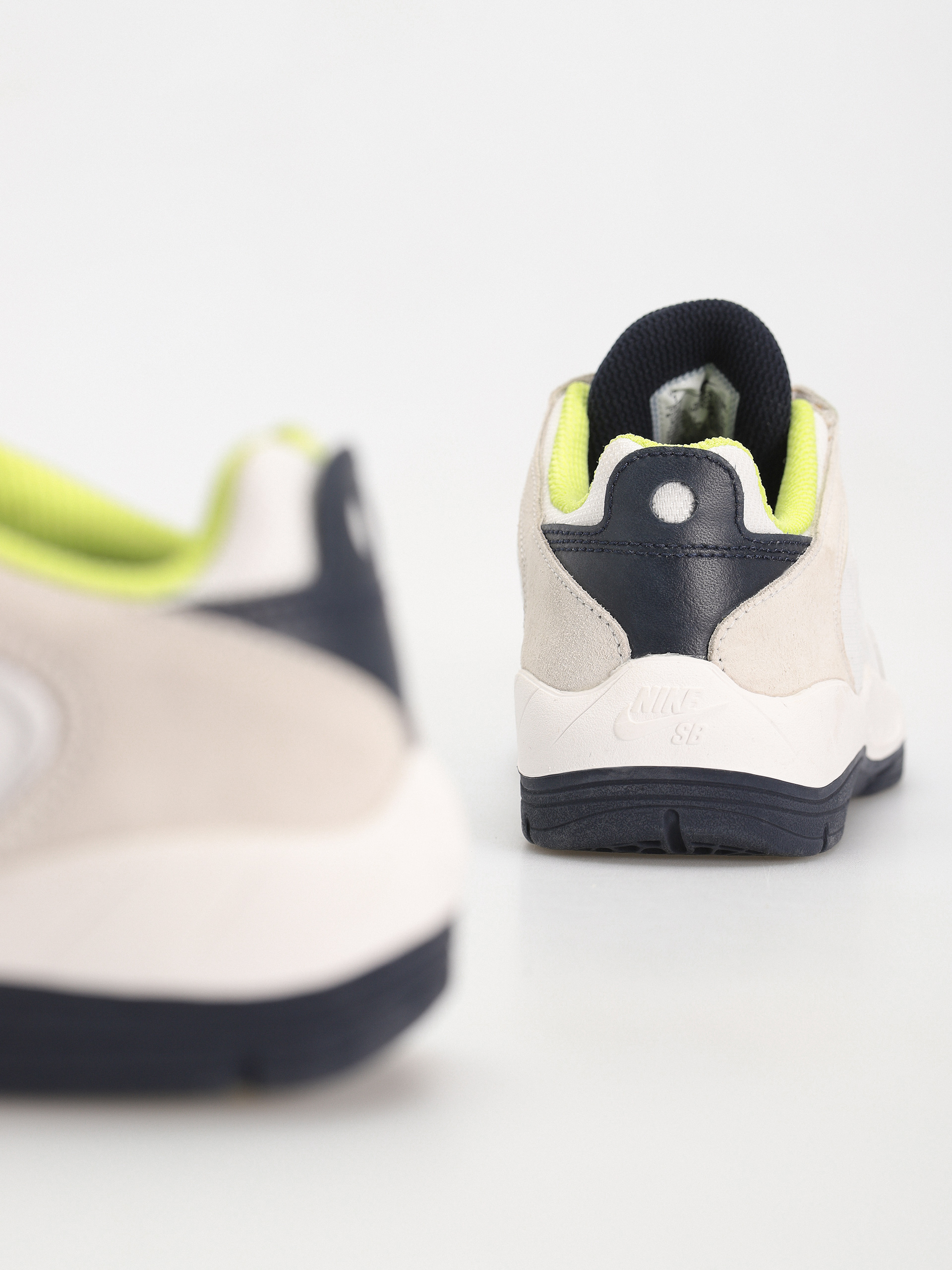 Topánky Nike SB Vertebrae (summit white/persian violet)
