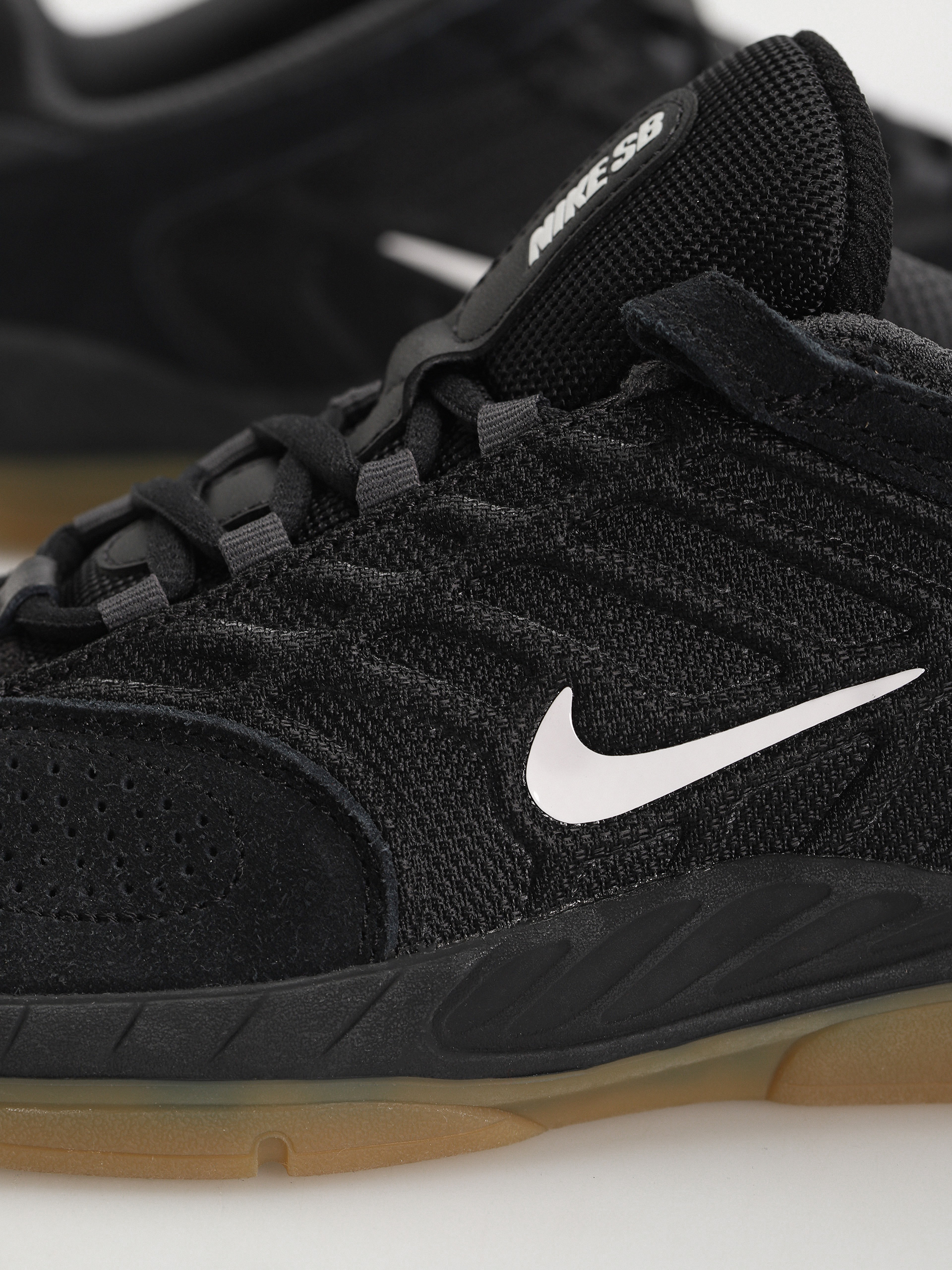 Topánky Nike SB Vertebrae (black/summit white anthracite black)