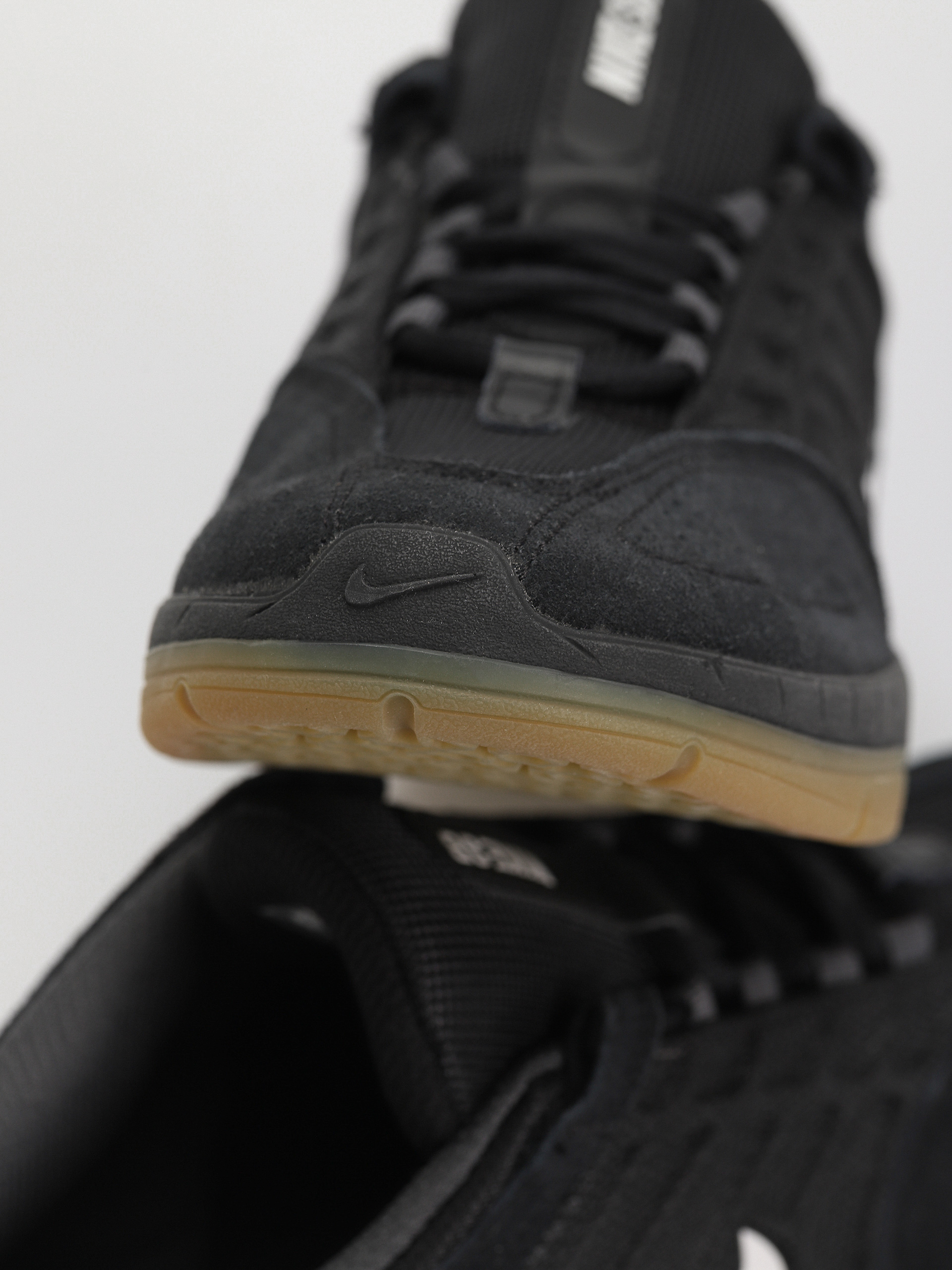 Topánky Nike SB Vertebrae (black/summit white anthracite black)