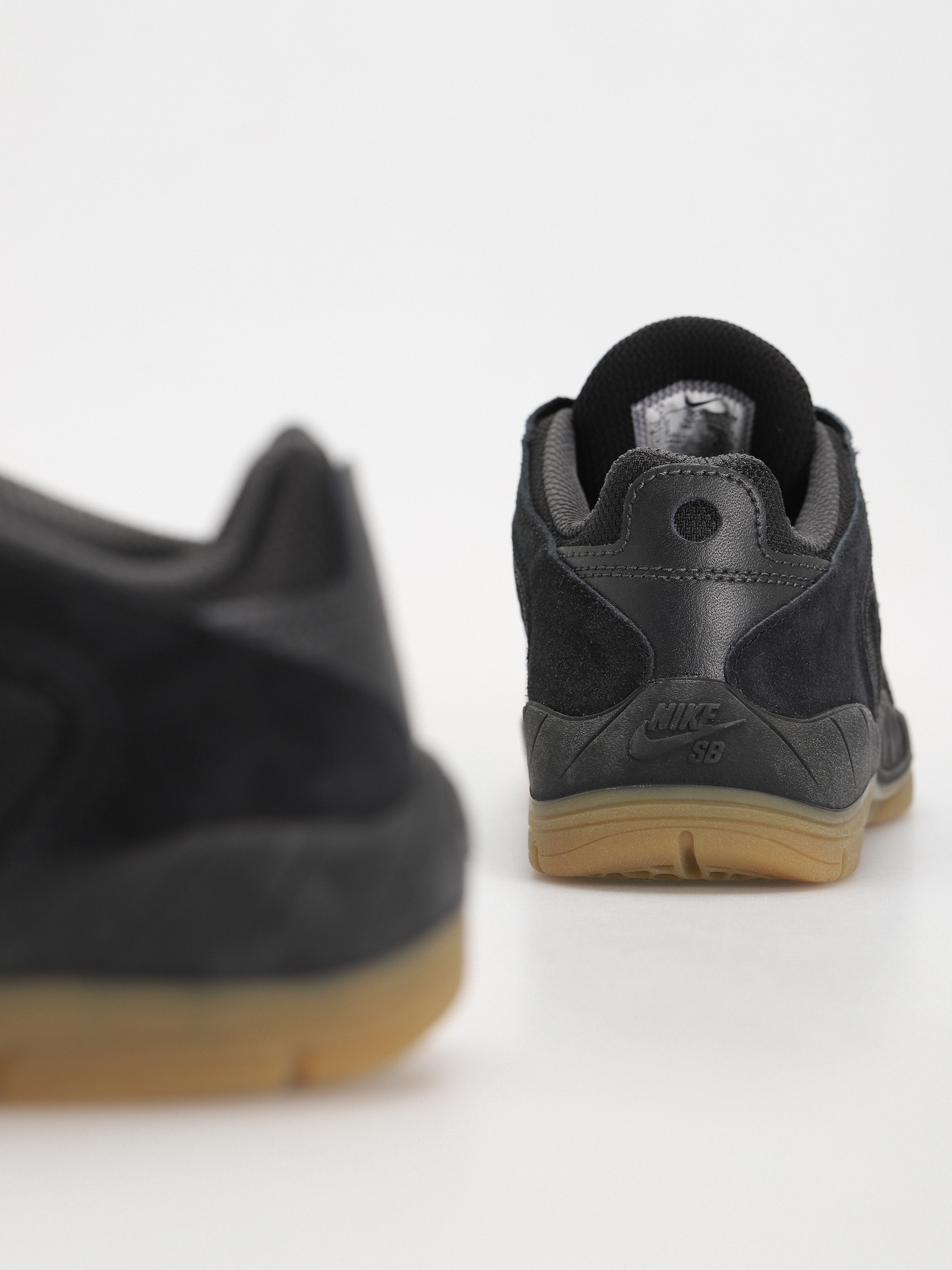 Topánky Nike SB Vertebrae (black/summit white anthracite black)