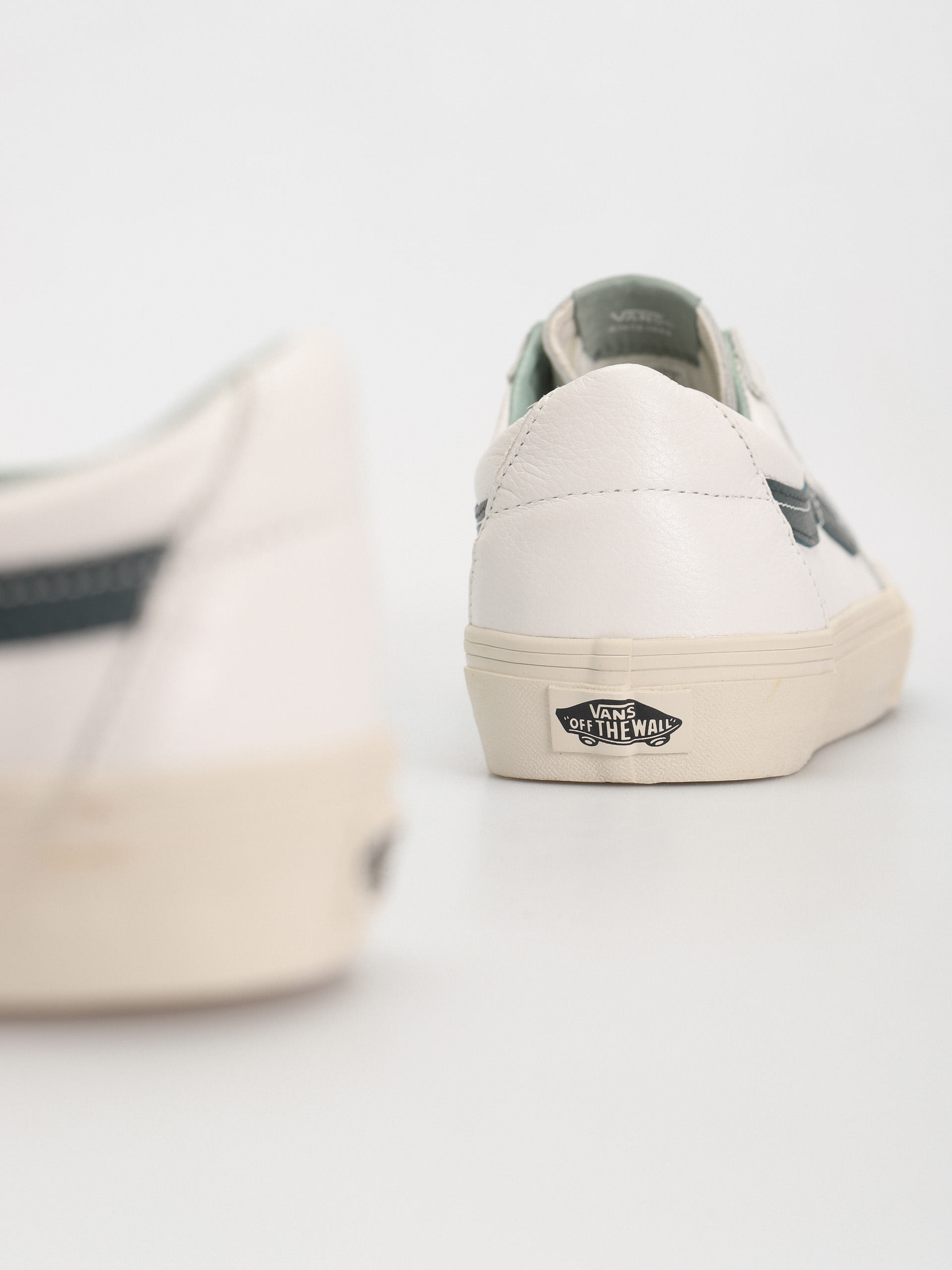 Topánky Vans Sk8 Low (premium leather green gables)