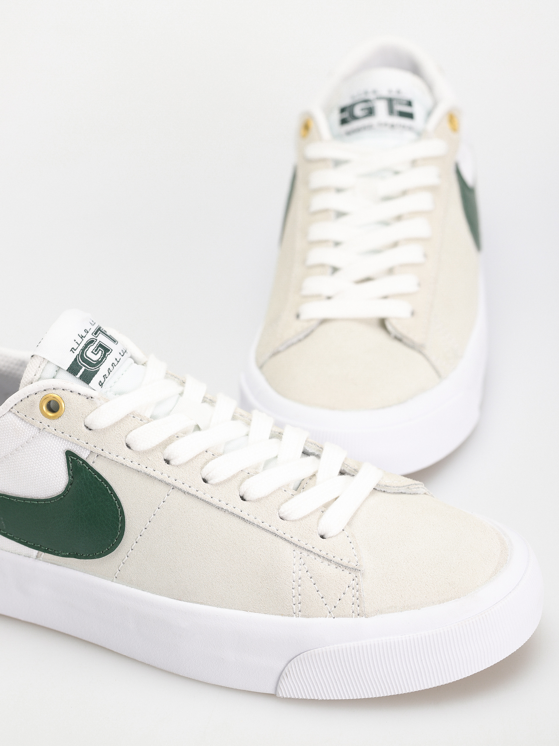Topánky Nike SB Zoom Blazer Low Pro Gt (white/fir white gum light brown)