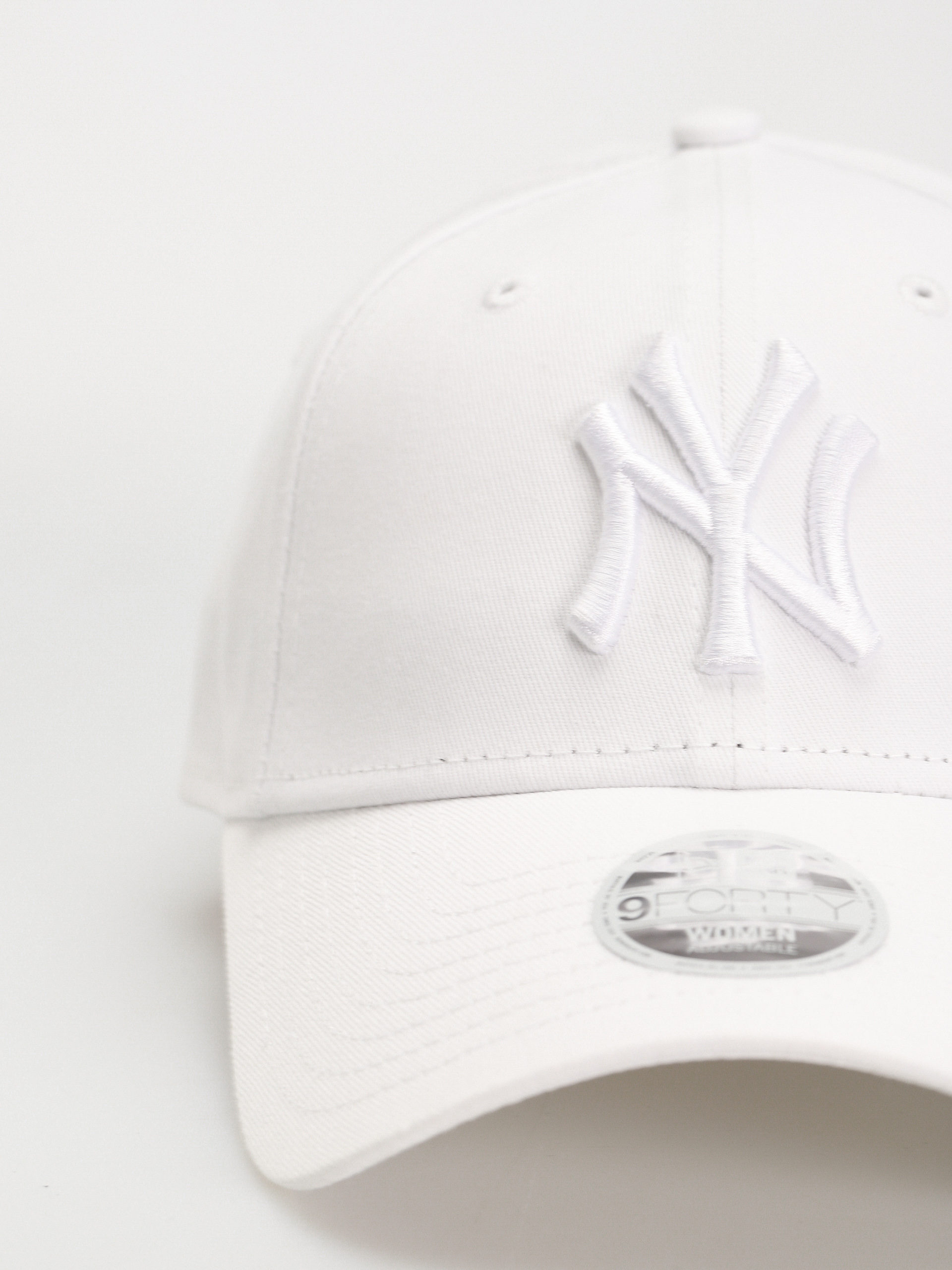 Šiltovka New Era League Essential 9Forty New York Yankees Wmn (white/white)
