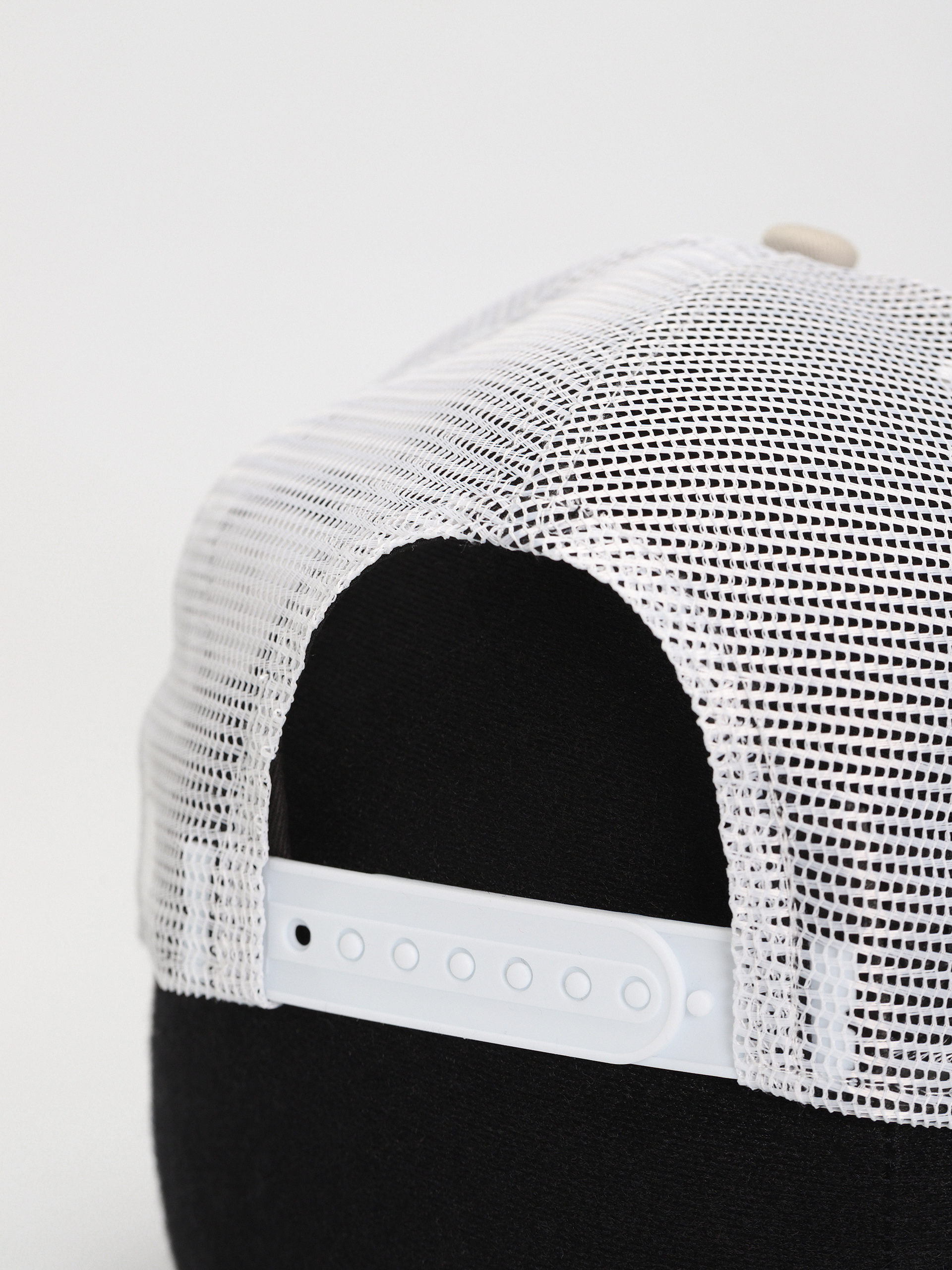 Šiltovka New Era League Essential 9Forty Af Trucker New York Yankees (stone/white)