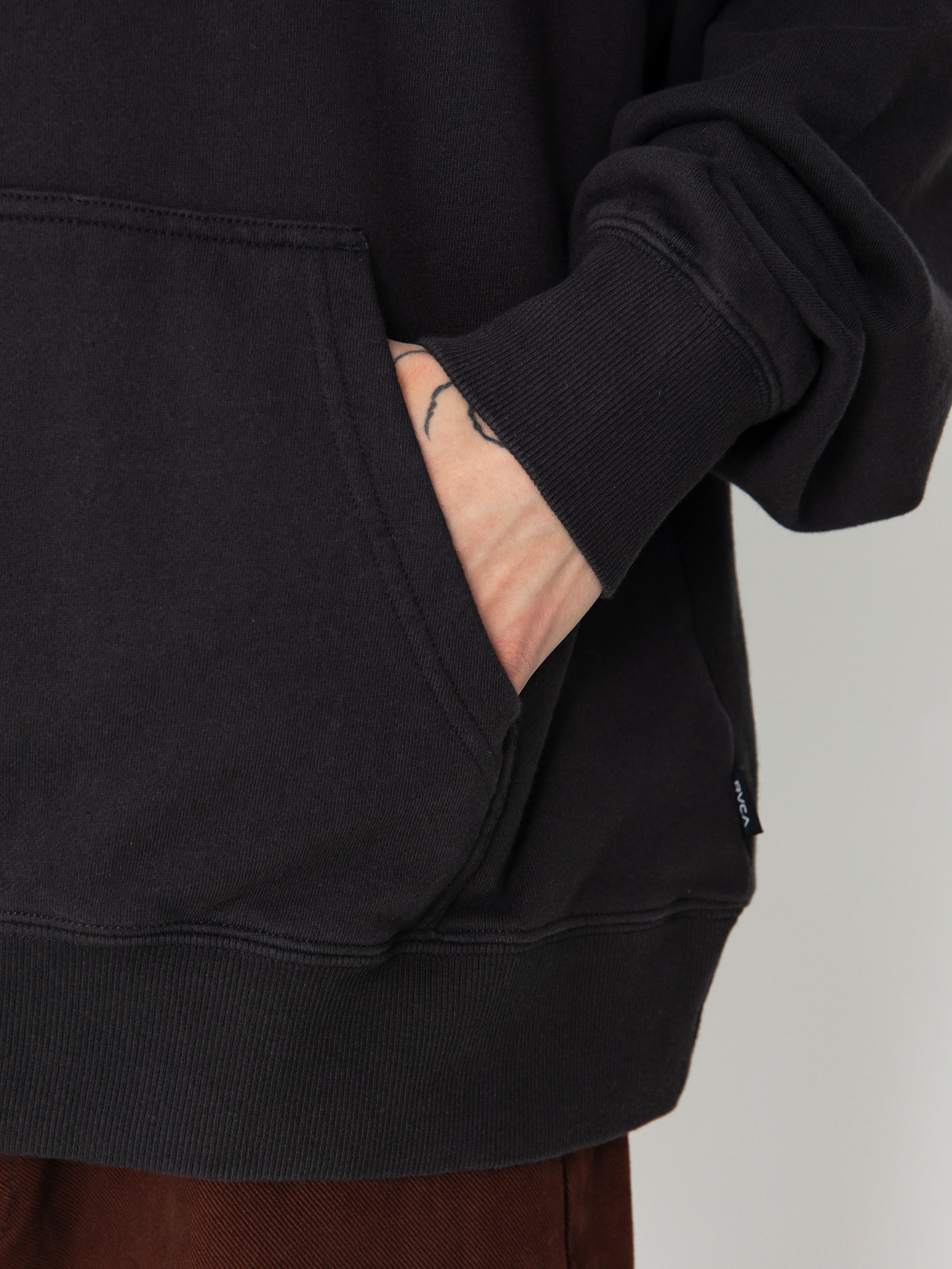 Mikina s kapucňou RVCA Benj Bouquet HD (washed black)