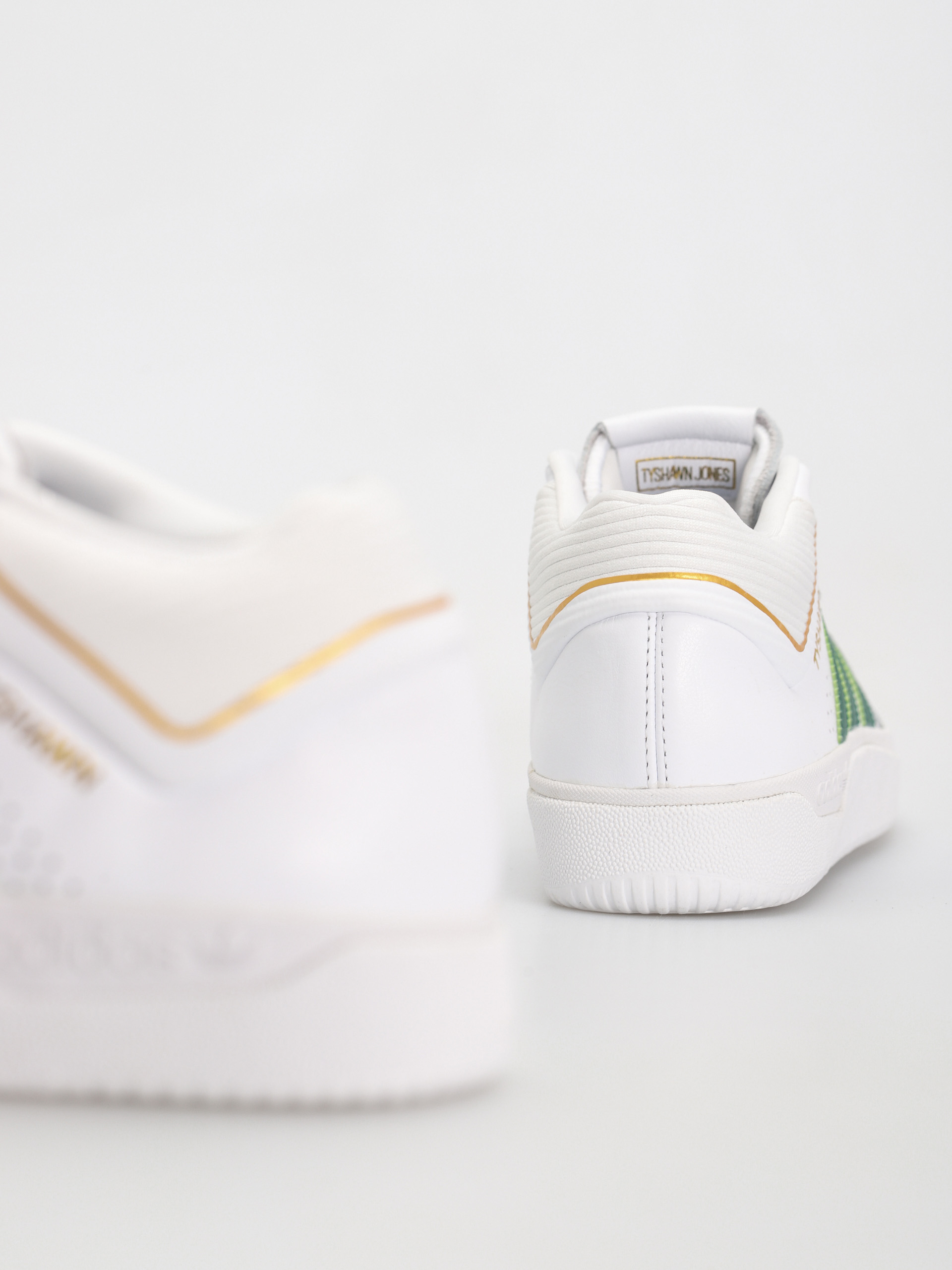 Topánky adidas Tyshawn (ftwwht/drkgrn/blubir)