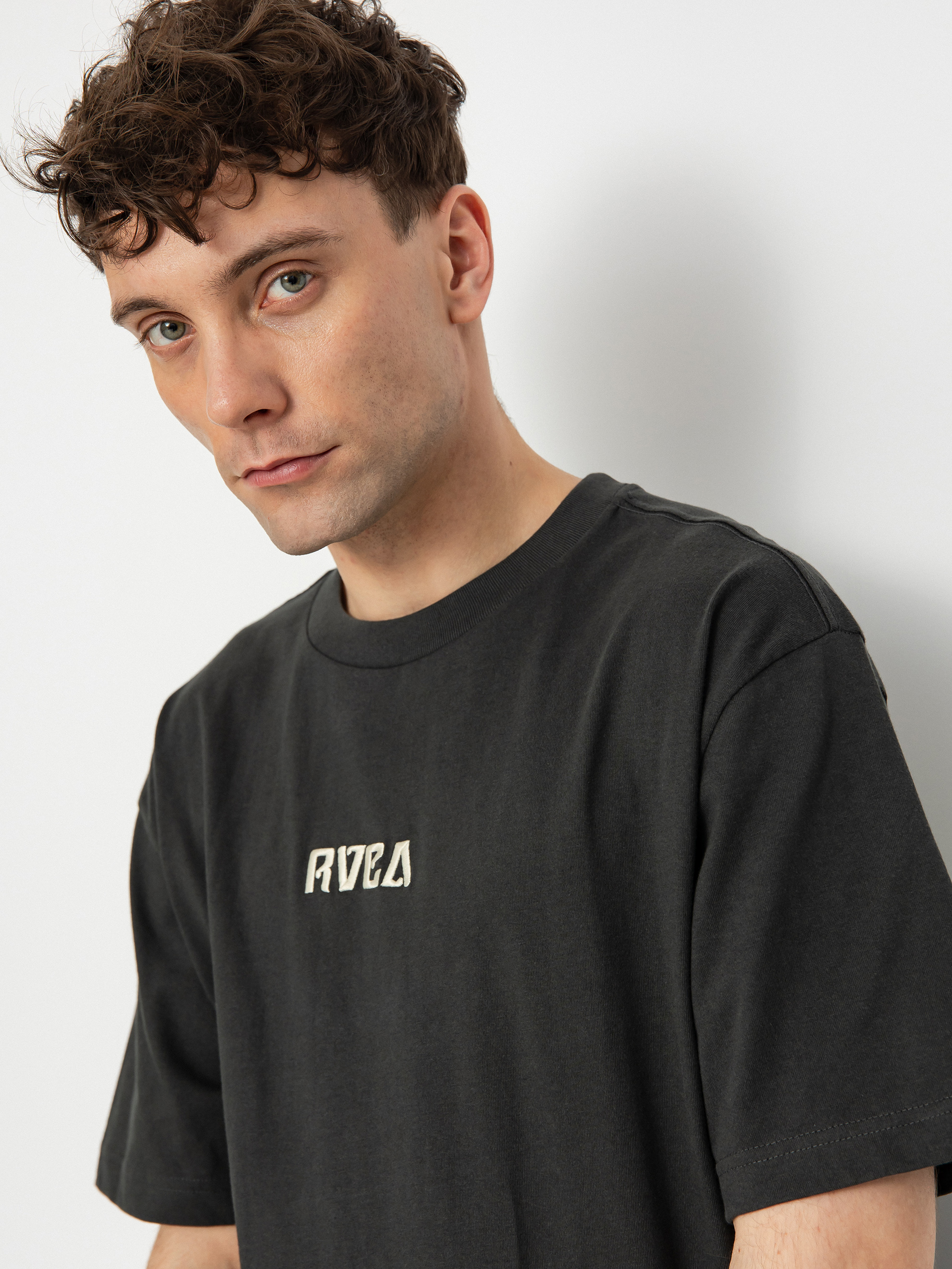 Tričko RVCA Fly High (pirate black)