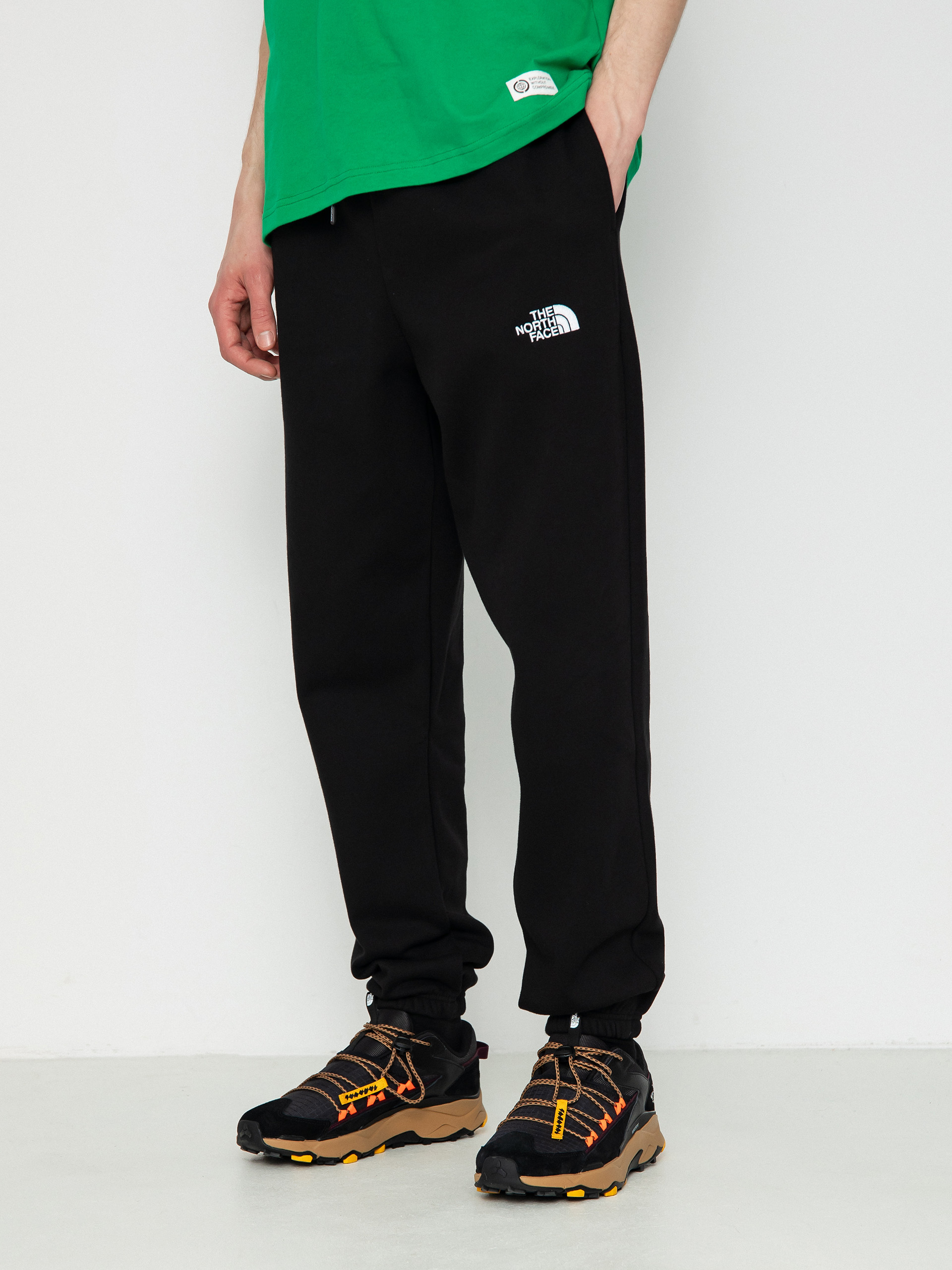 Nohavice The North Face Essential Jogger (tnf black)