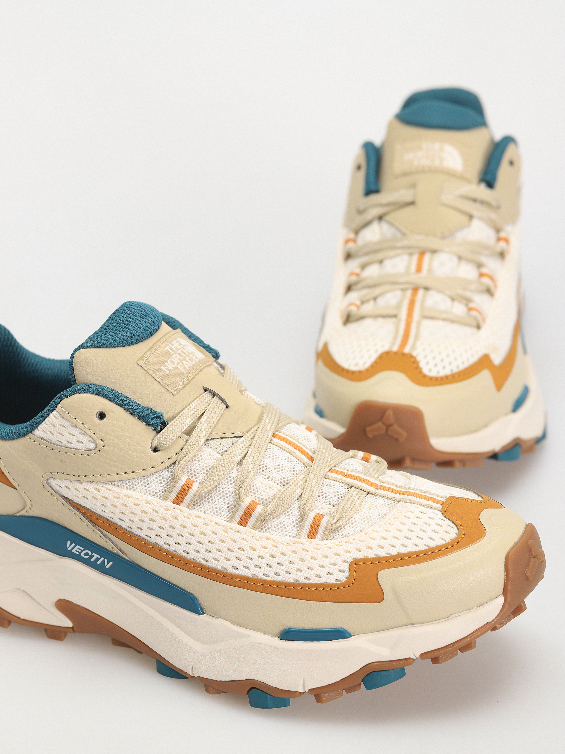 Topánky The North Face Vectiv Taraval Wmn (gravel/white dune)